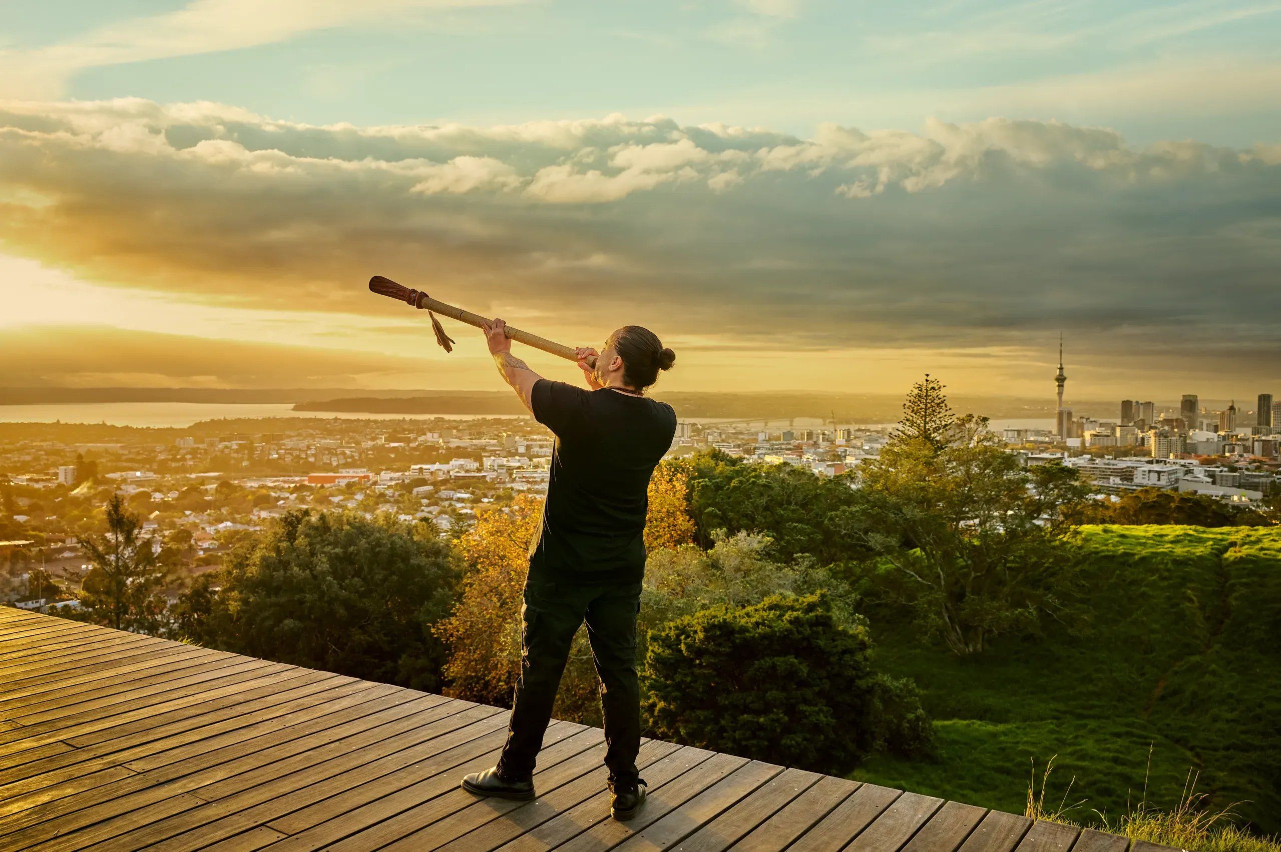 Stadswandelingen & Kustkamperen: Stranden, Wijnlandgoederen & Eilandwegen Rond Auckland