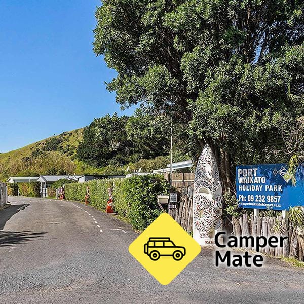 مطار Port Waikato Holiday Park