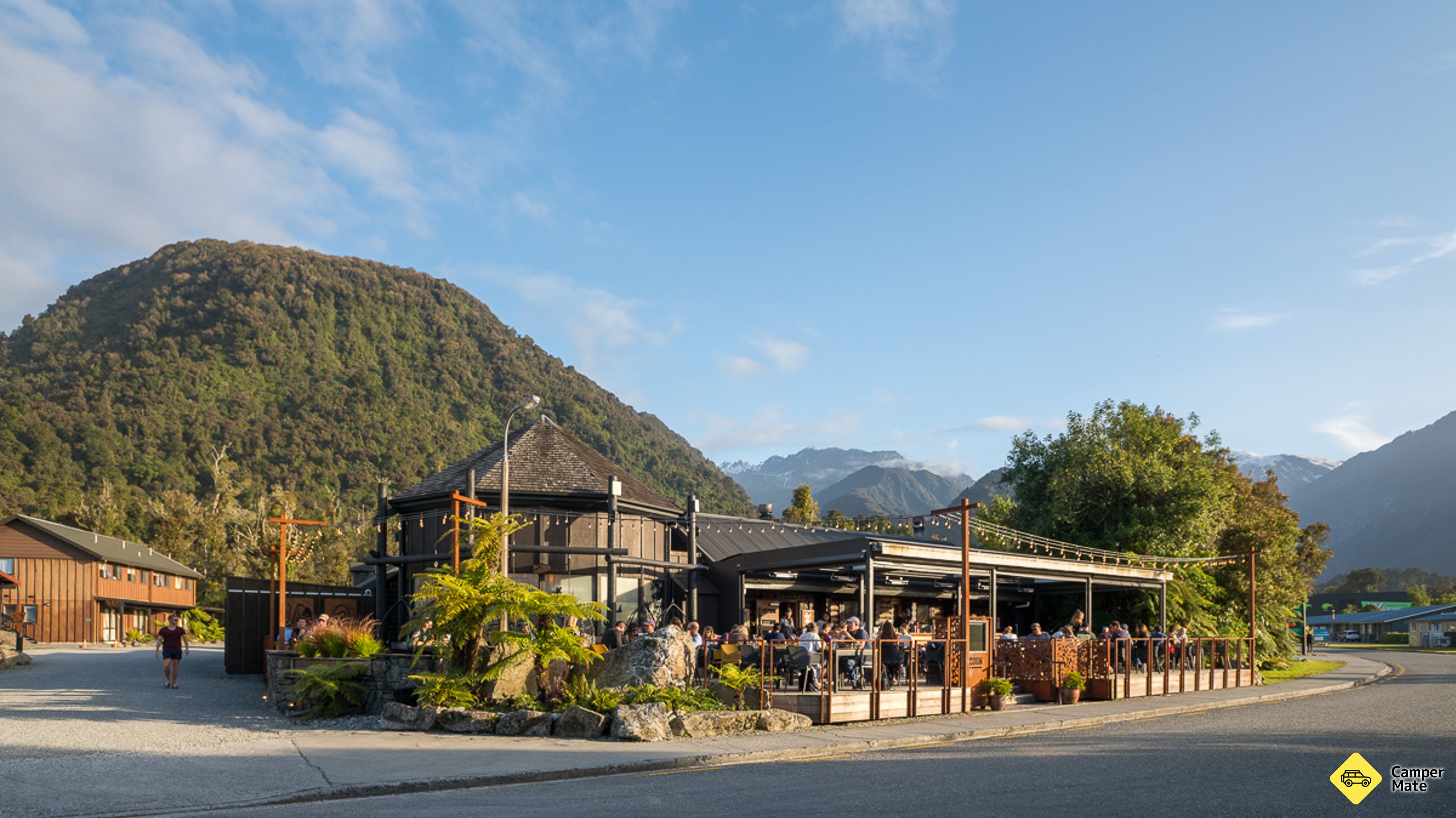 Monsoon Bar & Restaurant