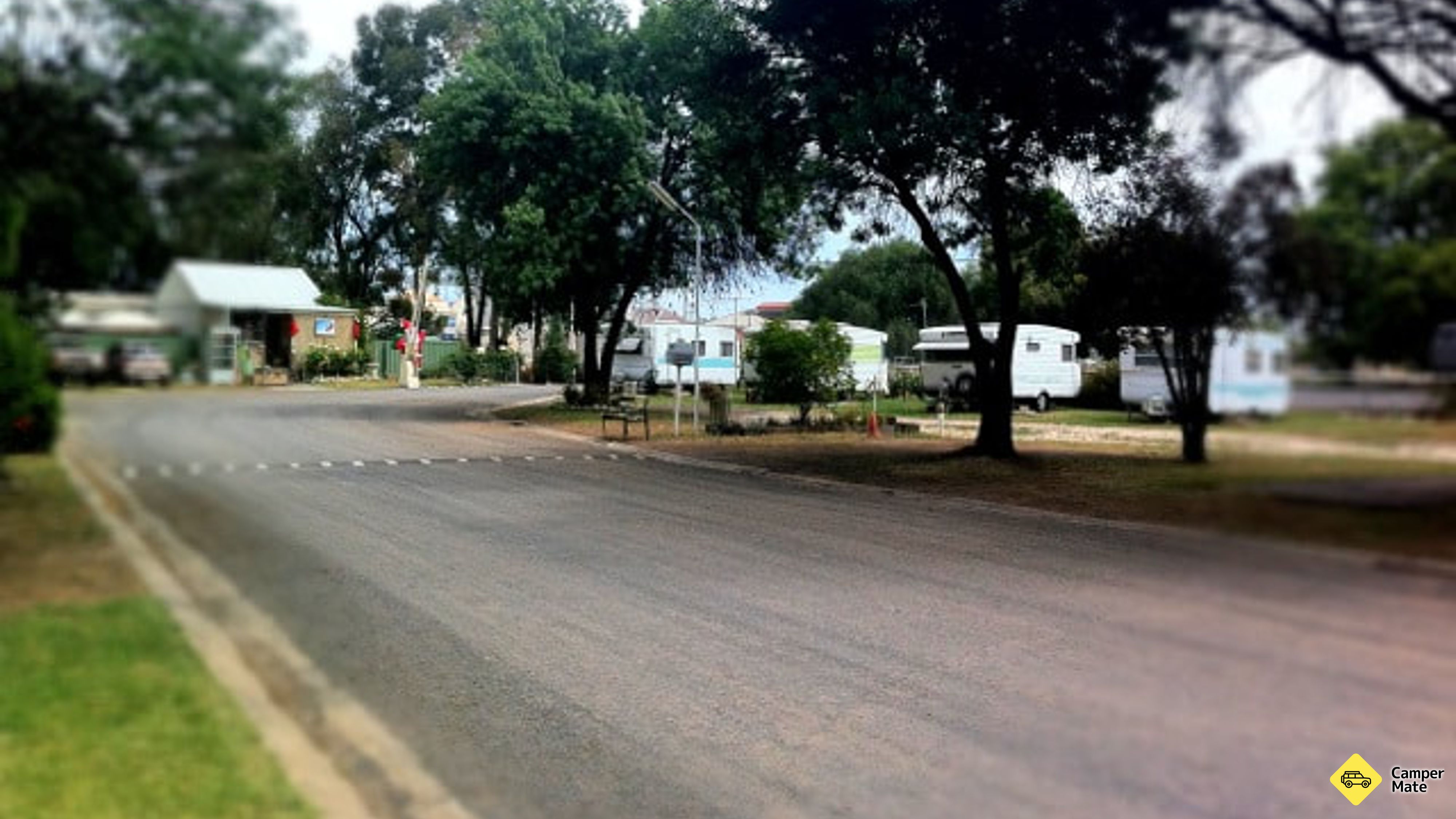 مطار Dunolly Caravan Park