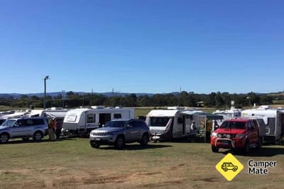 موقع Lowood Showgrounds & Caravan Park