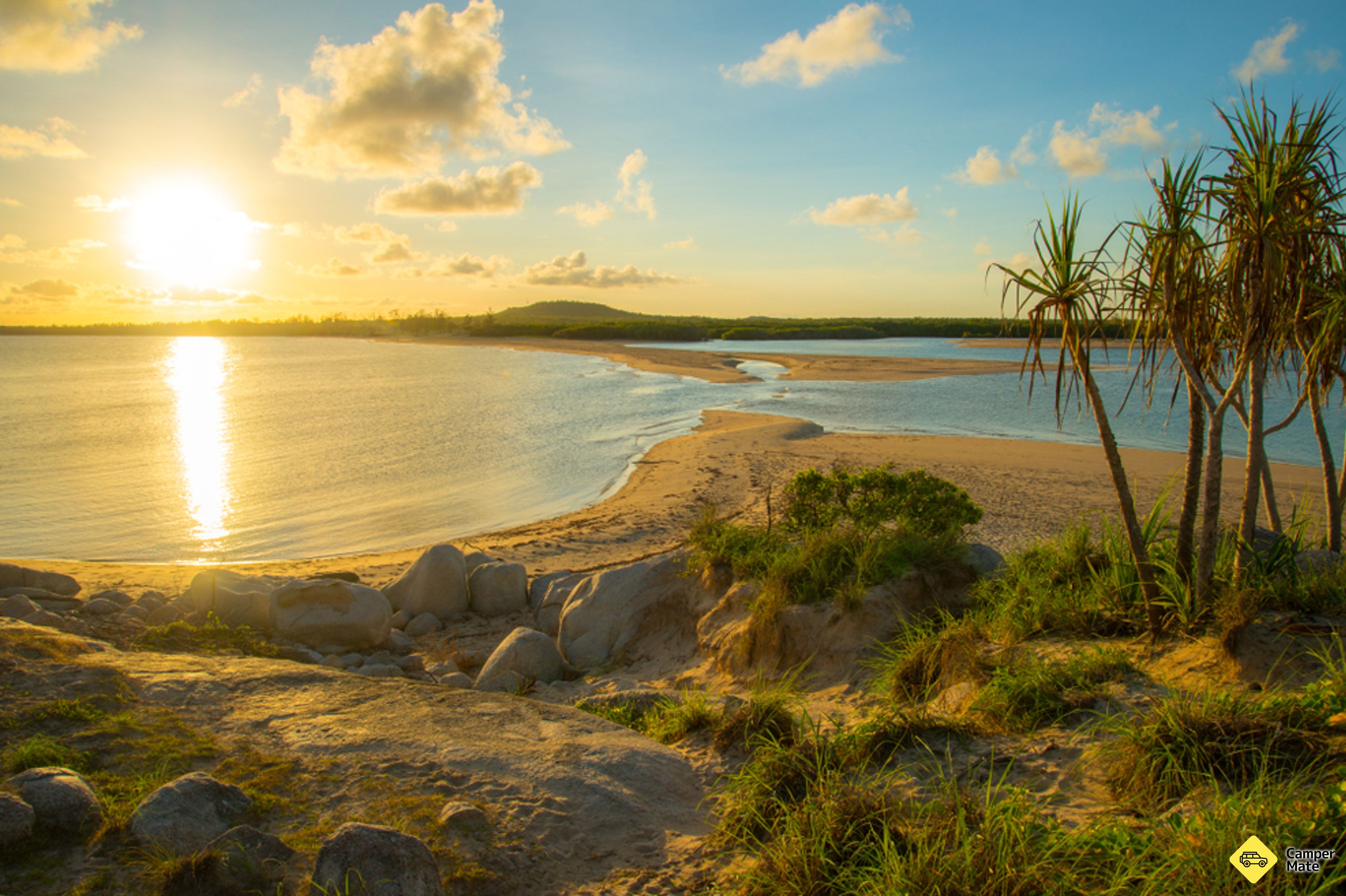 Dhamitjinya (East Woody Island) and Galaru (East Woody Beach)