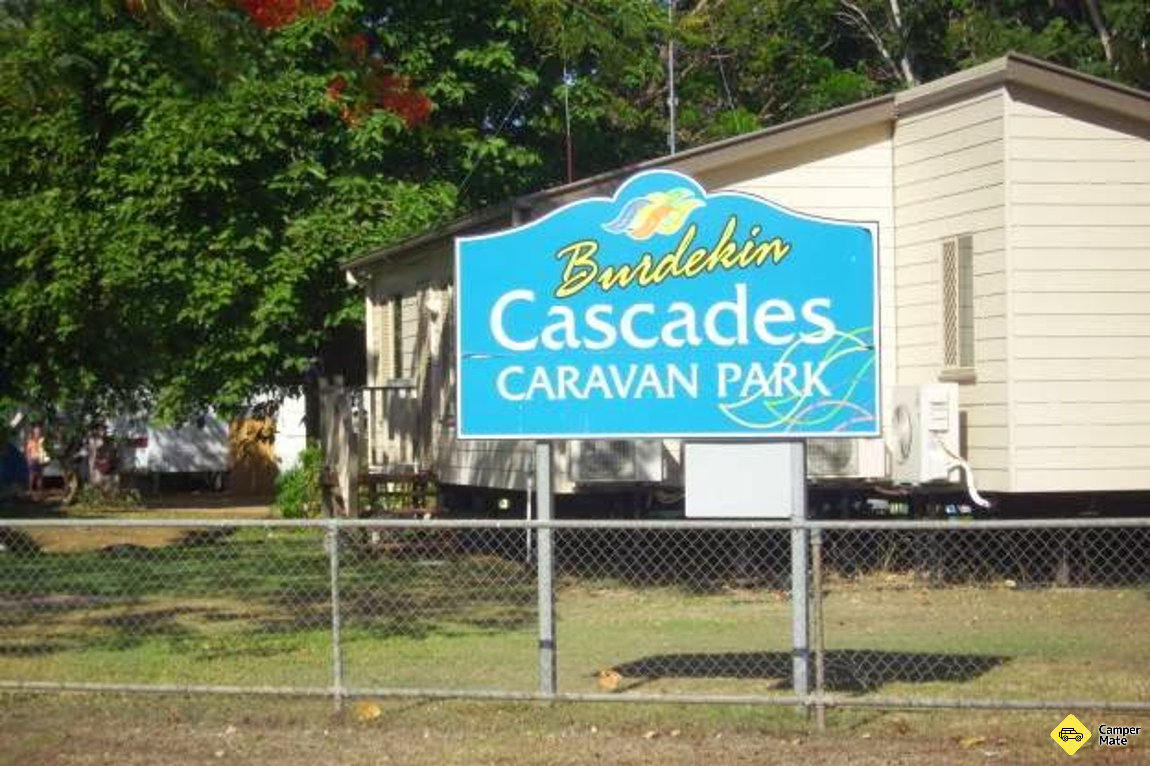 Burdekin Cascades Caravan Park 근처 오락거리