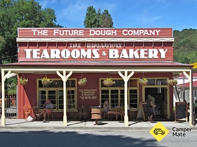 لعبة Broadway Tearooms و Bakery