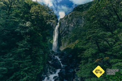 Devils Punchbowl Falls Track