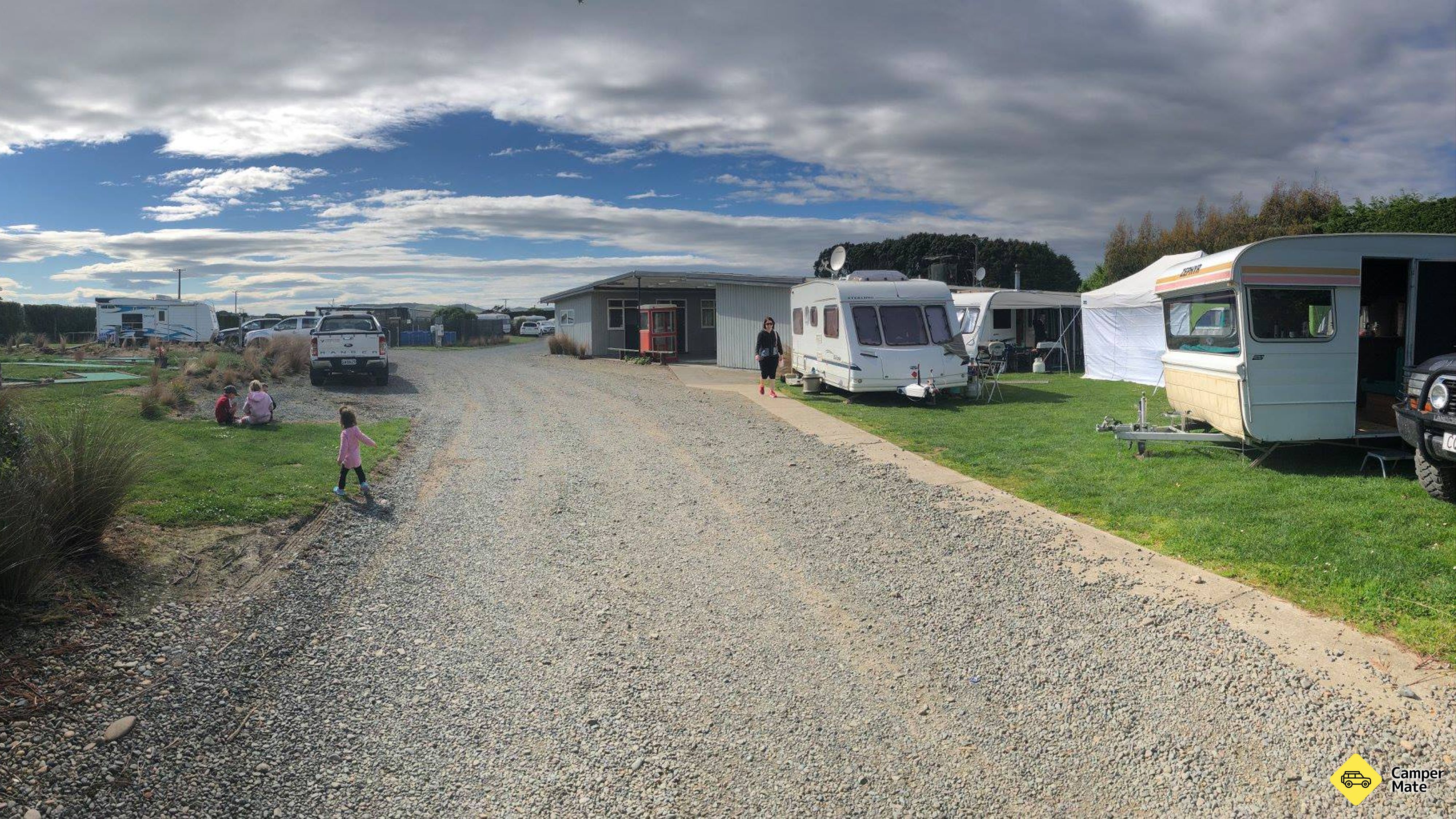 Colac Bay Tavern and Holiday Park