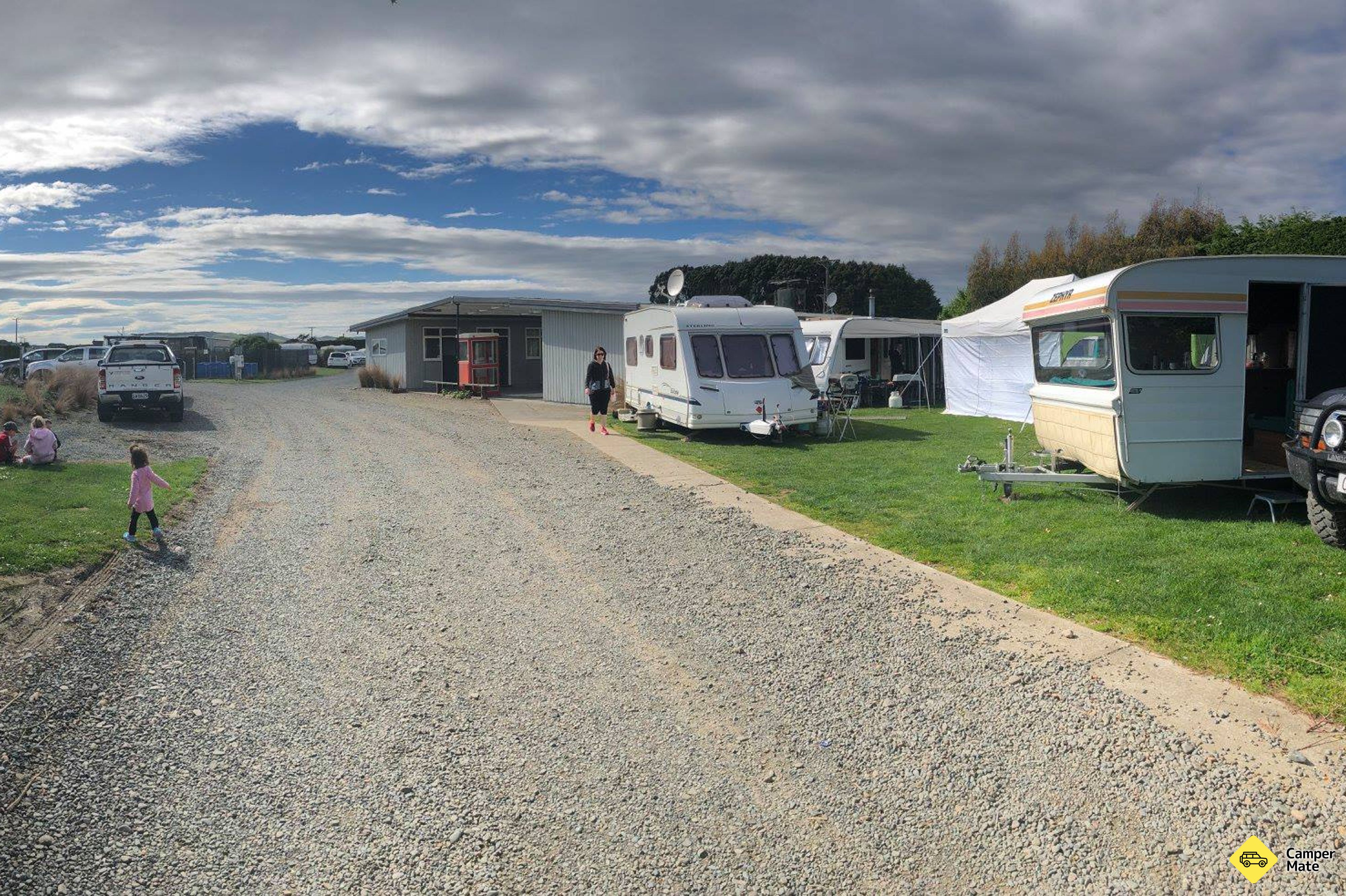 Colac Bay Tavern and Holiday Park