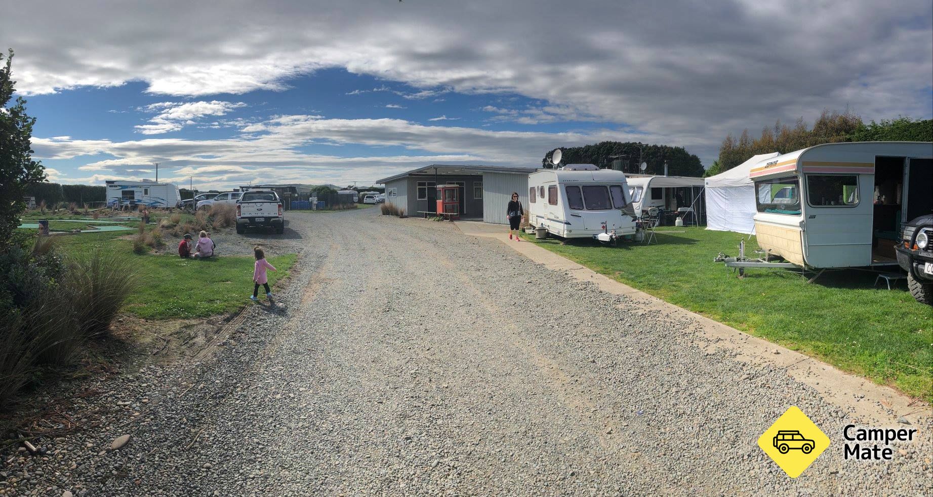 Colac Bay Tavern and Holiday Park
