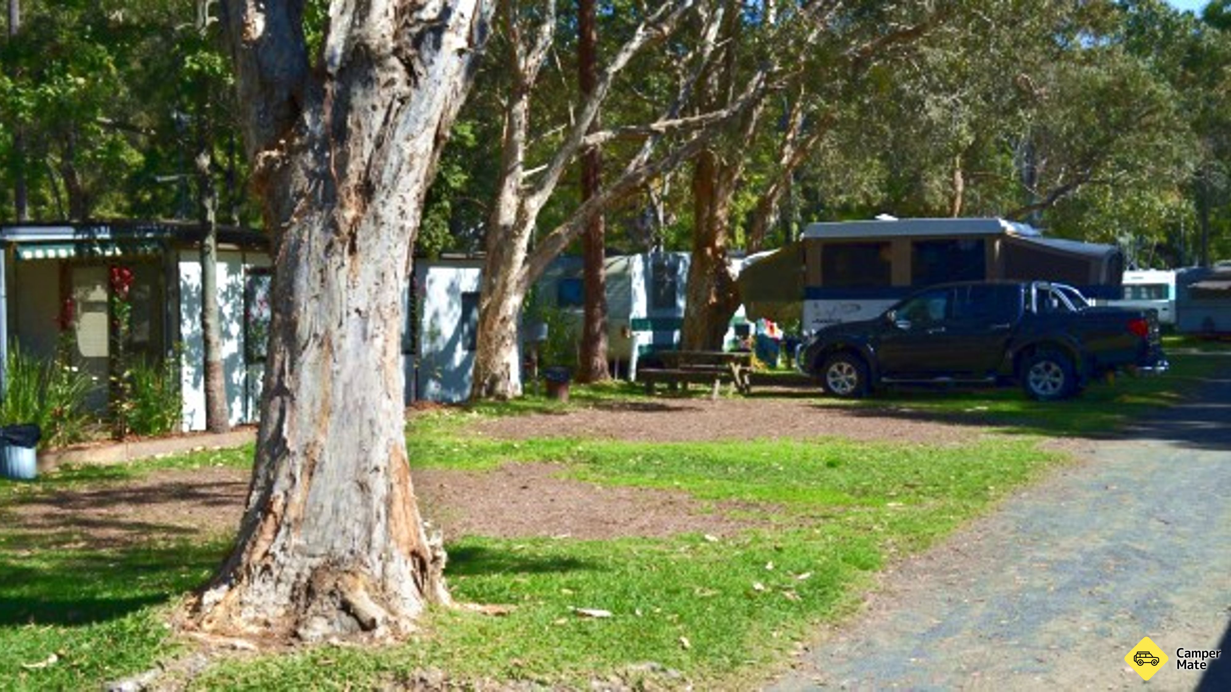 Hoteles cerca de Pacific Palms Caravan Park