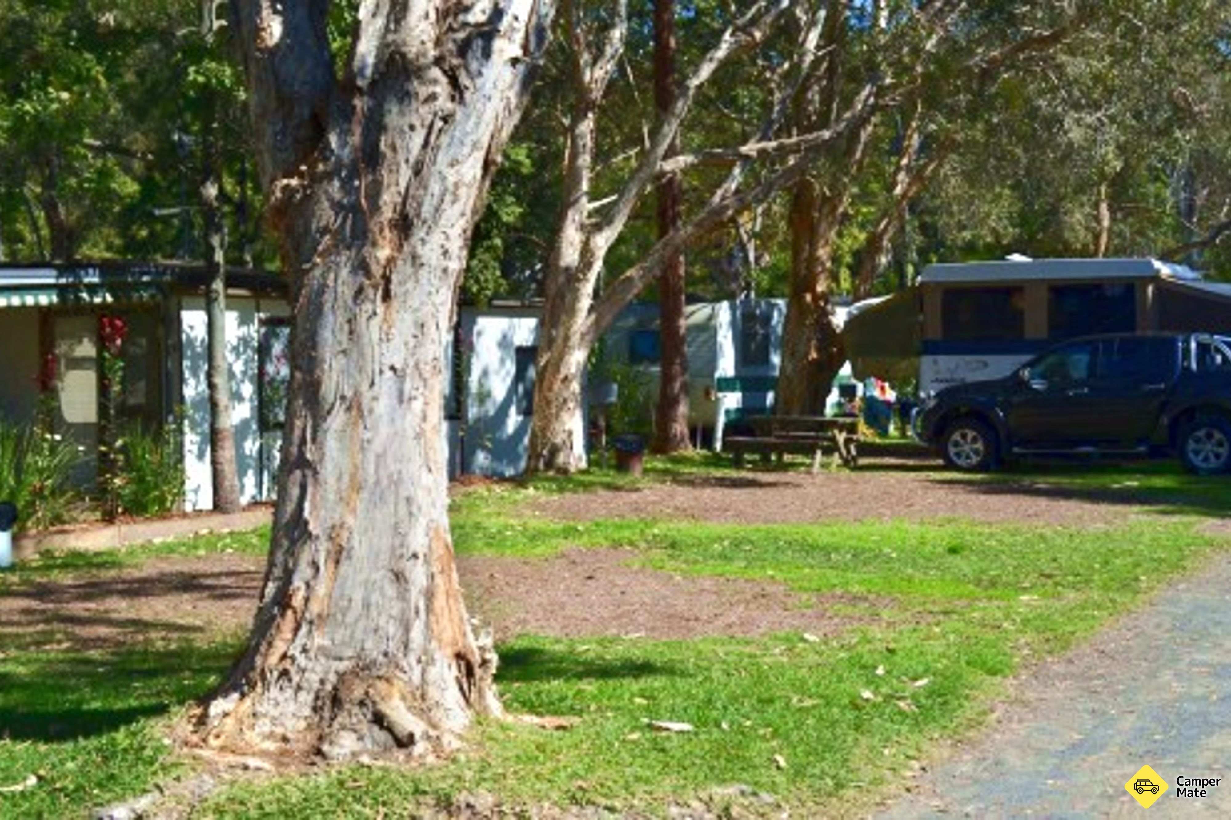 Hoteles cerca de Pacific Palms Caravan Park