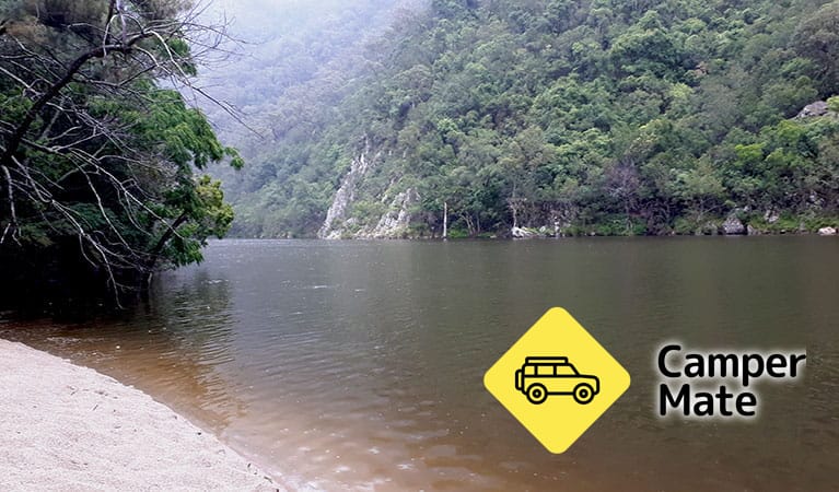 Lake Yarrunga Campgrounds: Shoalhaven River, Capital Country, New South ...
