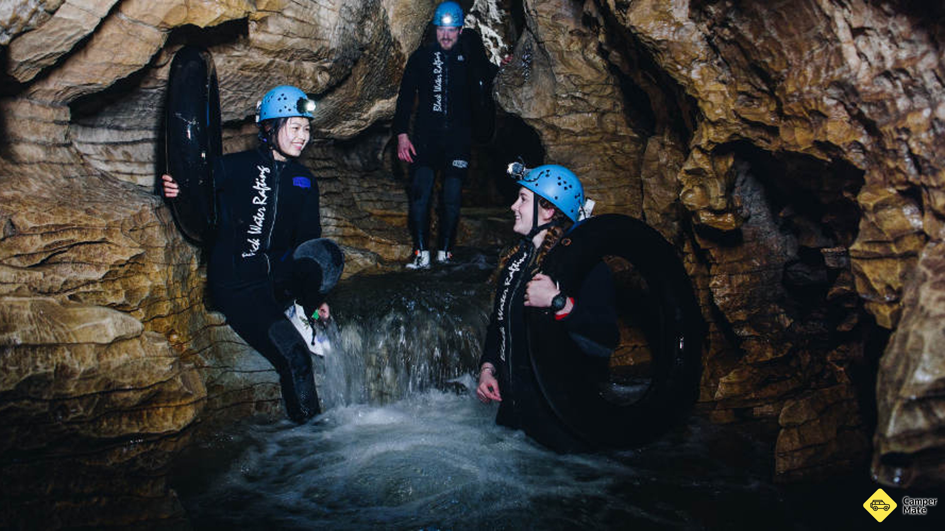 رحلات طيران Black Water Rafting Abyss