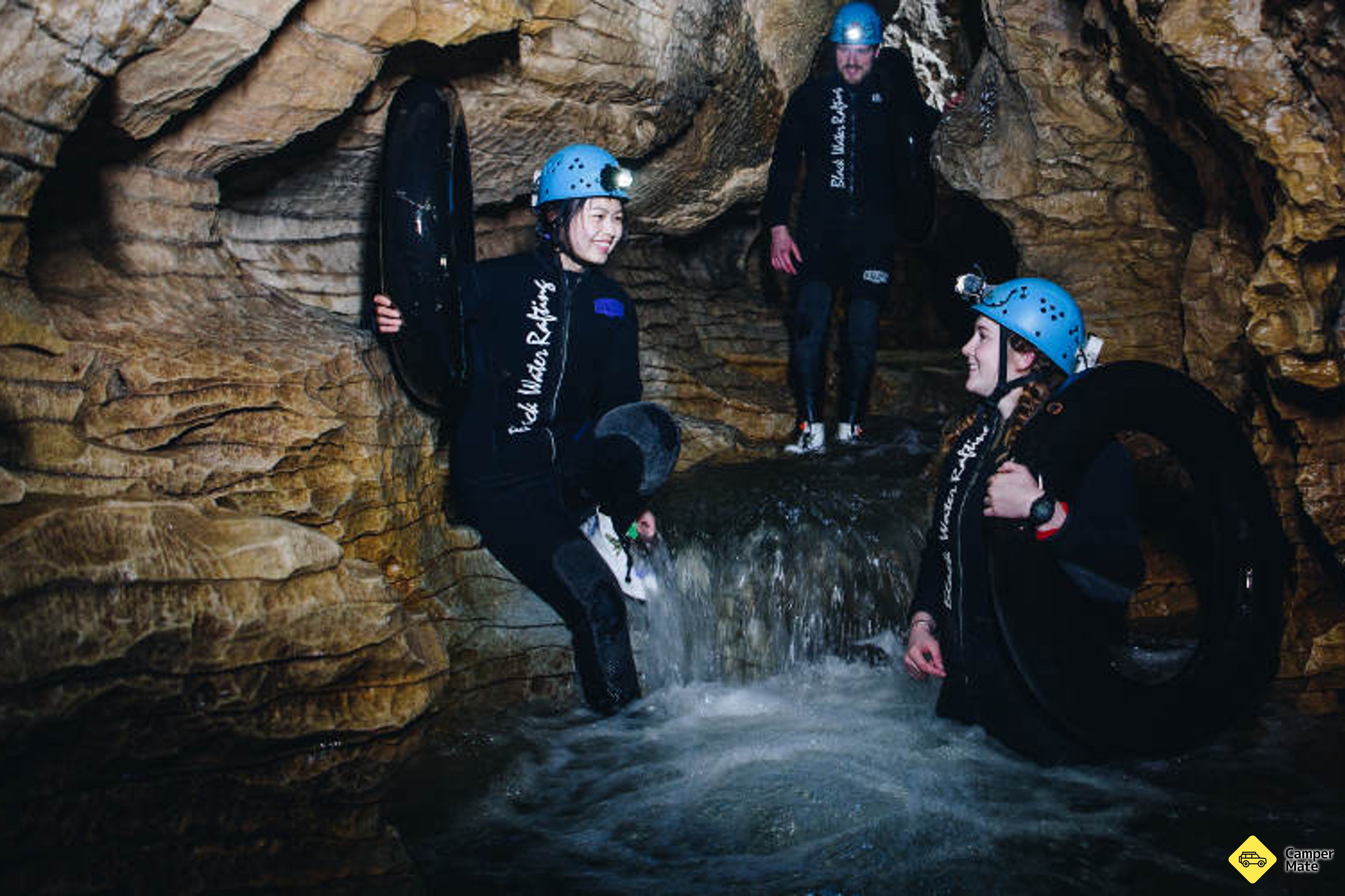 رحلات طيران Black Water Rafting Abyss