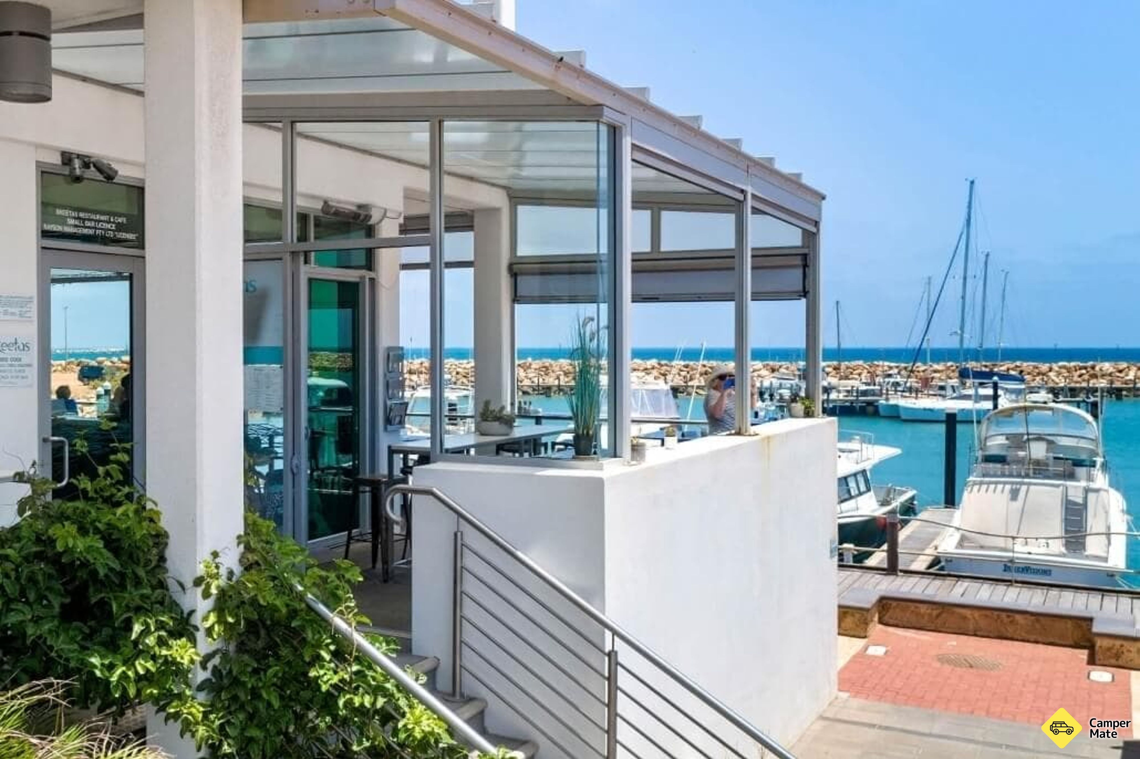 Skeetas Restaurant & Cafe - Image 2