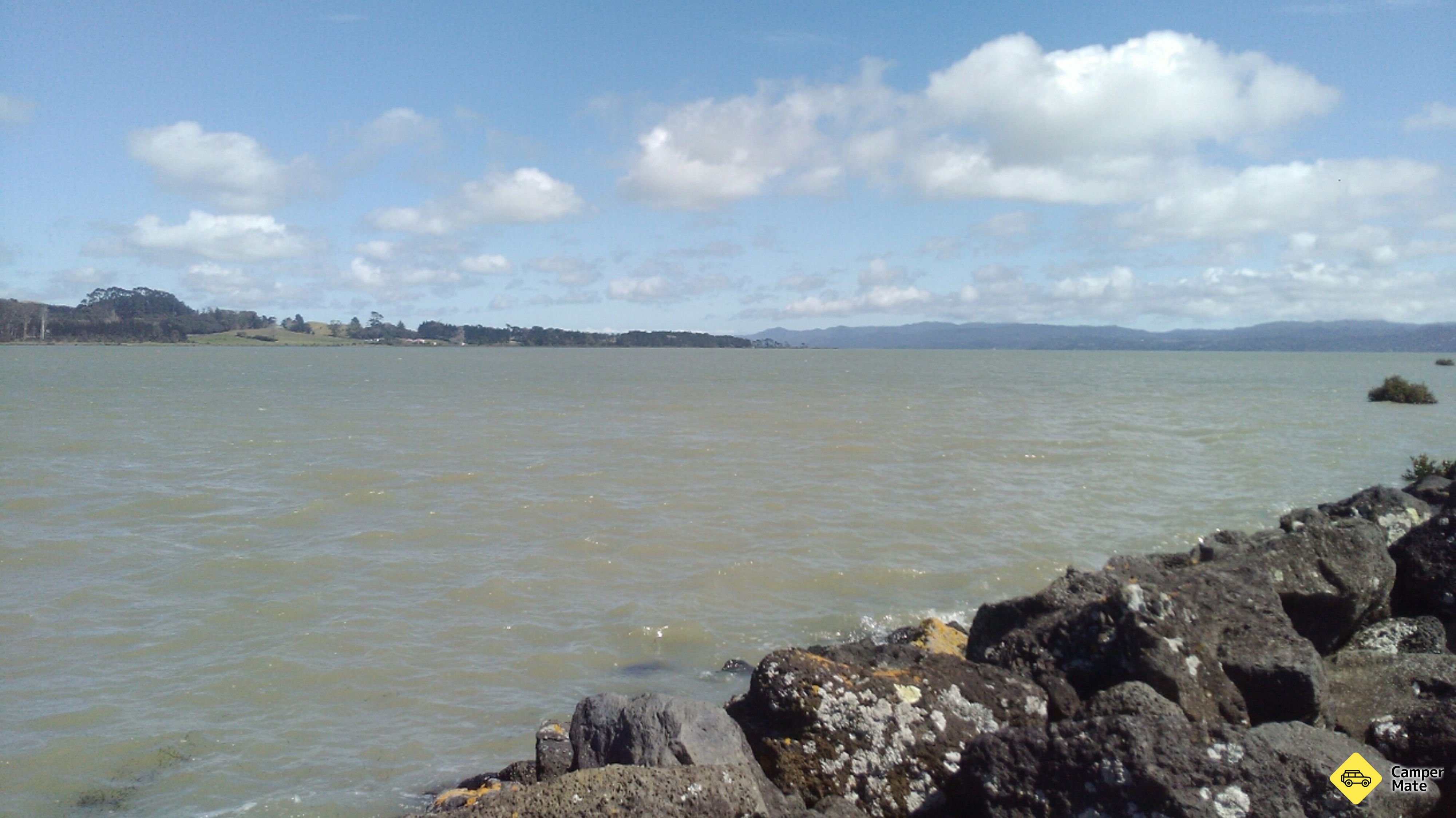 Watercare Coastal Walkway 근처 오락거리