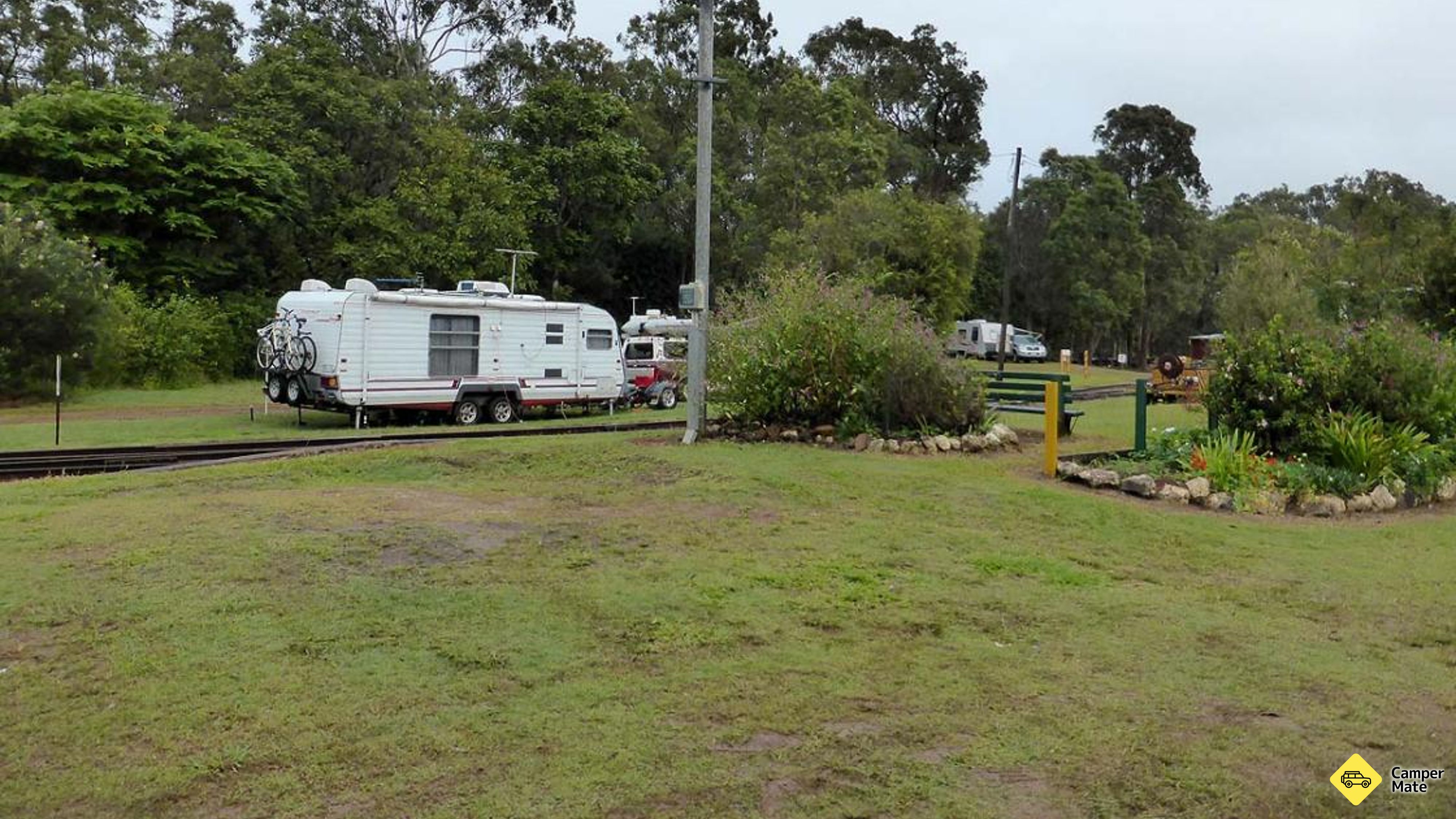 Restauranter i nærheden af Ravenshoe Railway Caravan Park