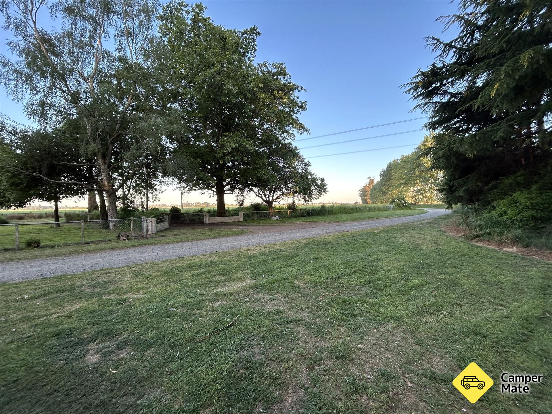 Restauranger i närheten av Private Farm Park Backpacker Stay