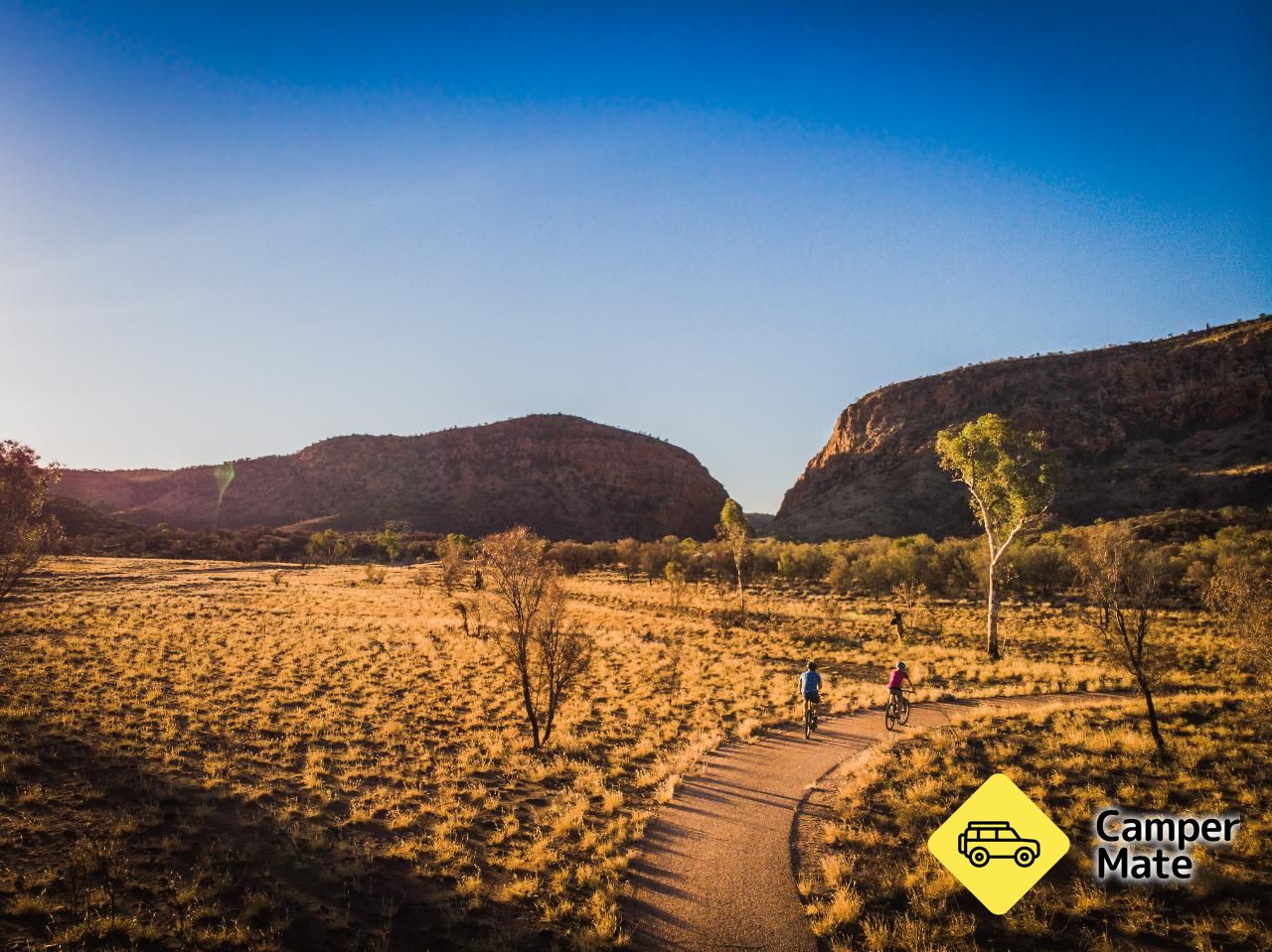 I Simpsons Gap Sunset E-Bike Tour