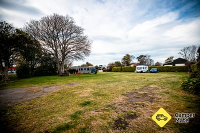 Restauranter i nærheten av Amberley Delhaven Motels and Caravan Park