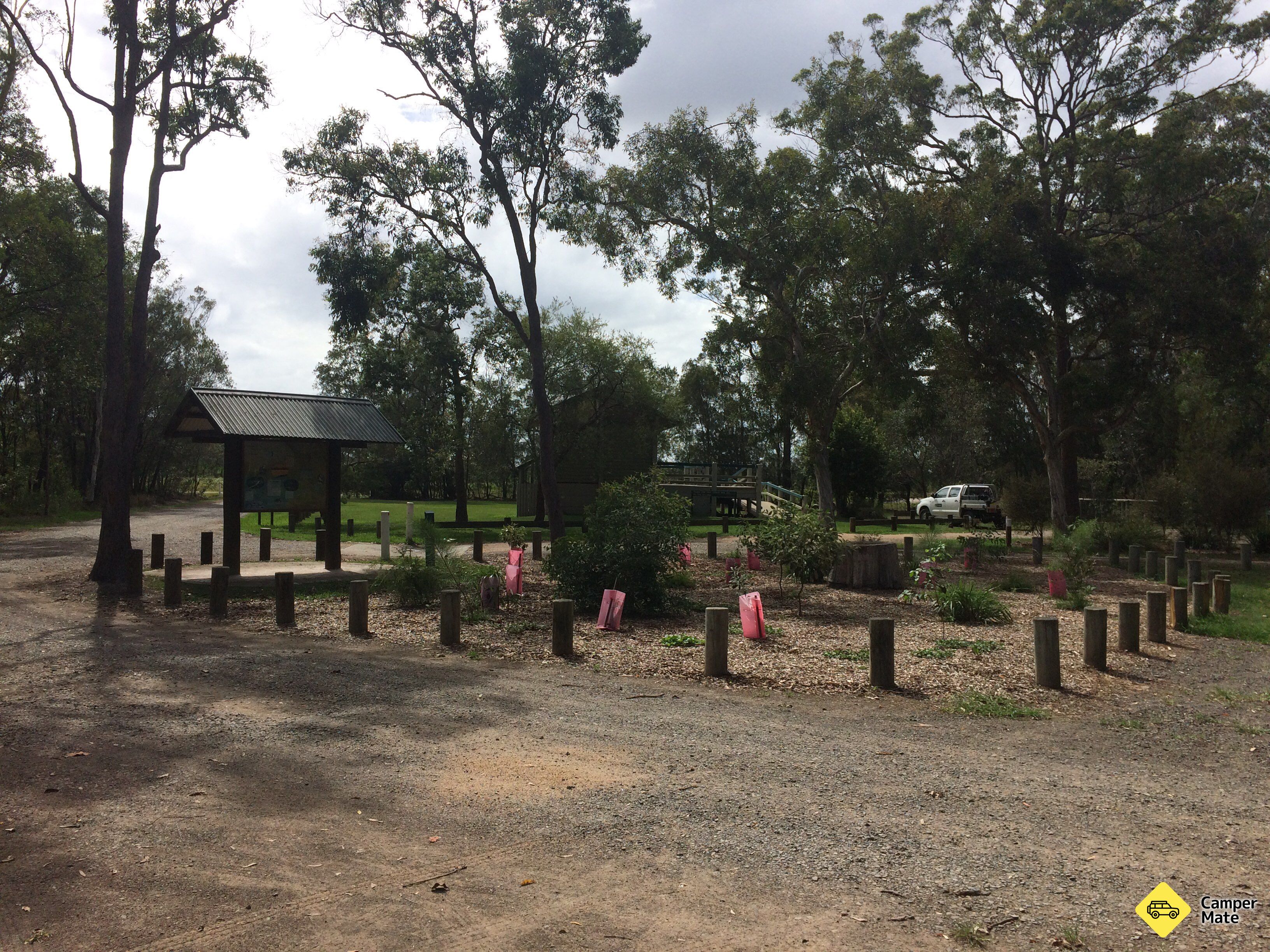 موقع Coochin Creek Campground