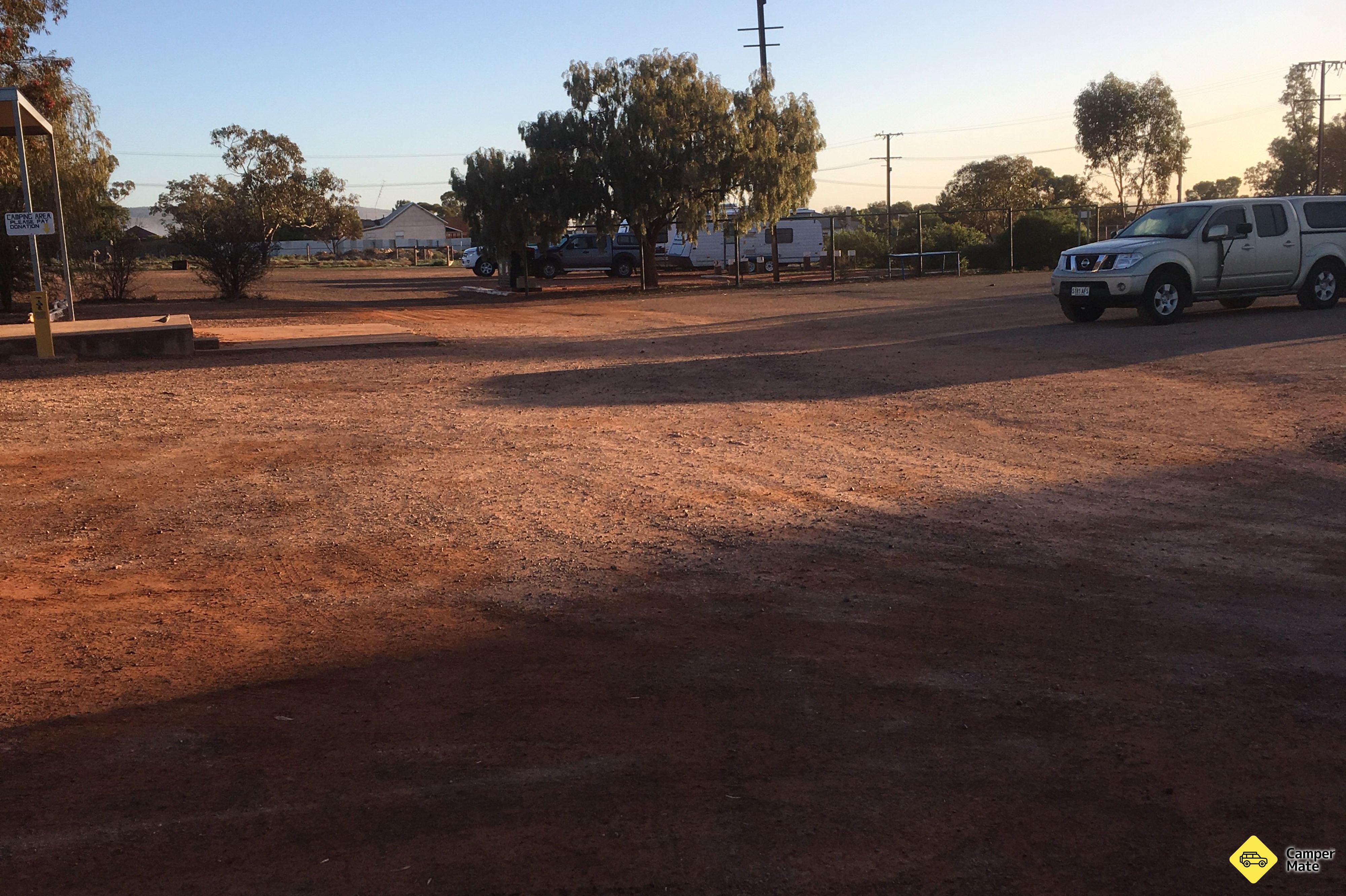 קמפינג Knobbies & Caravan Area - Image 2
