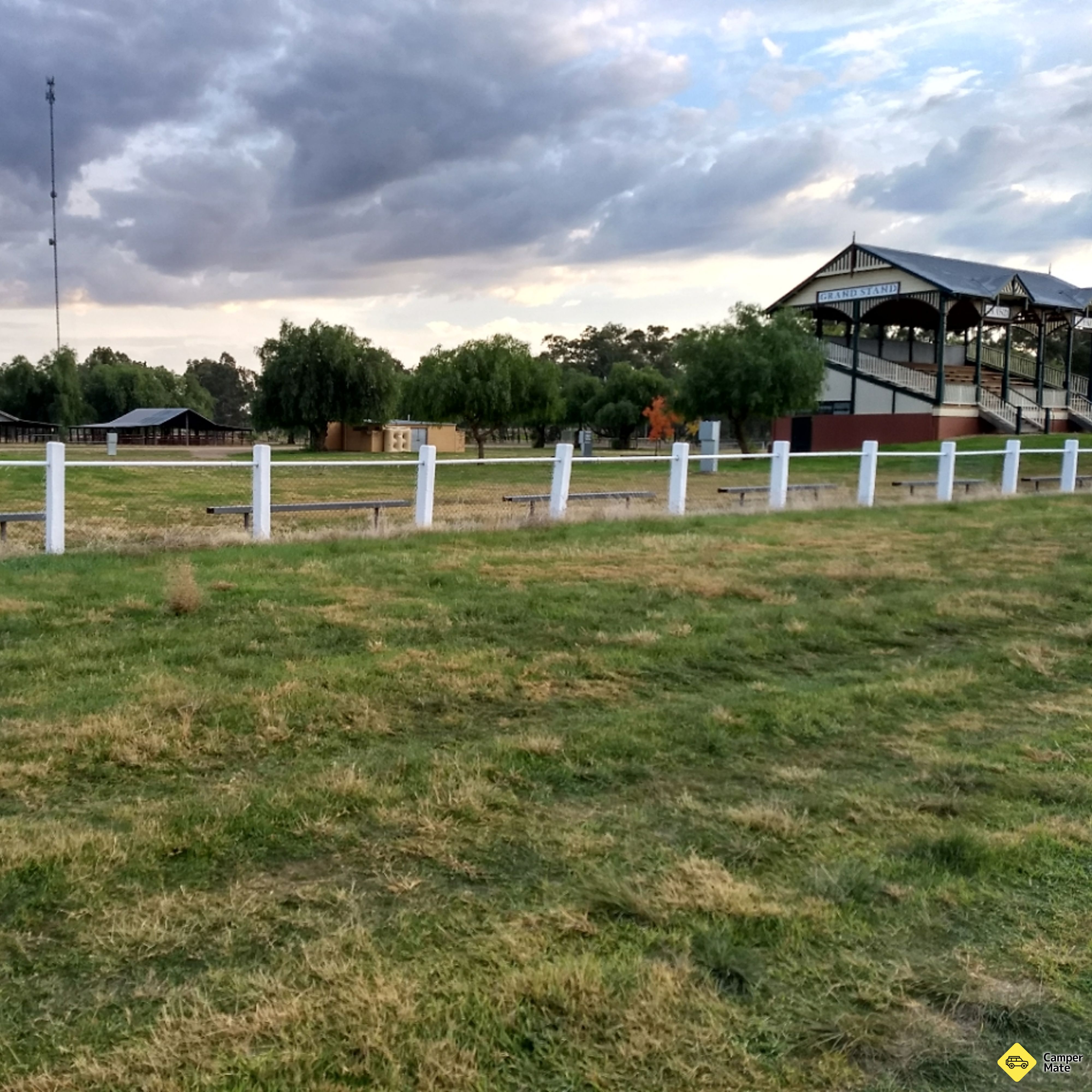 הופעות בLockhart Showgrounds - Image 2