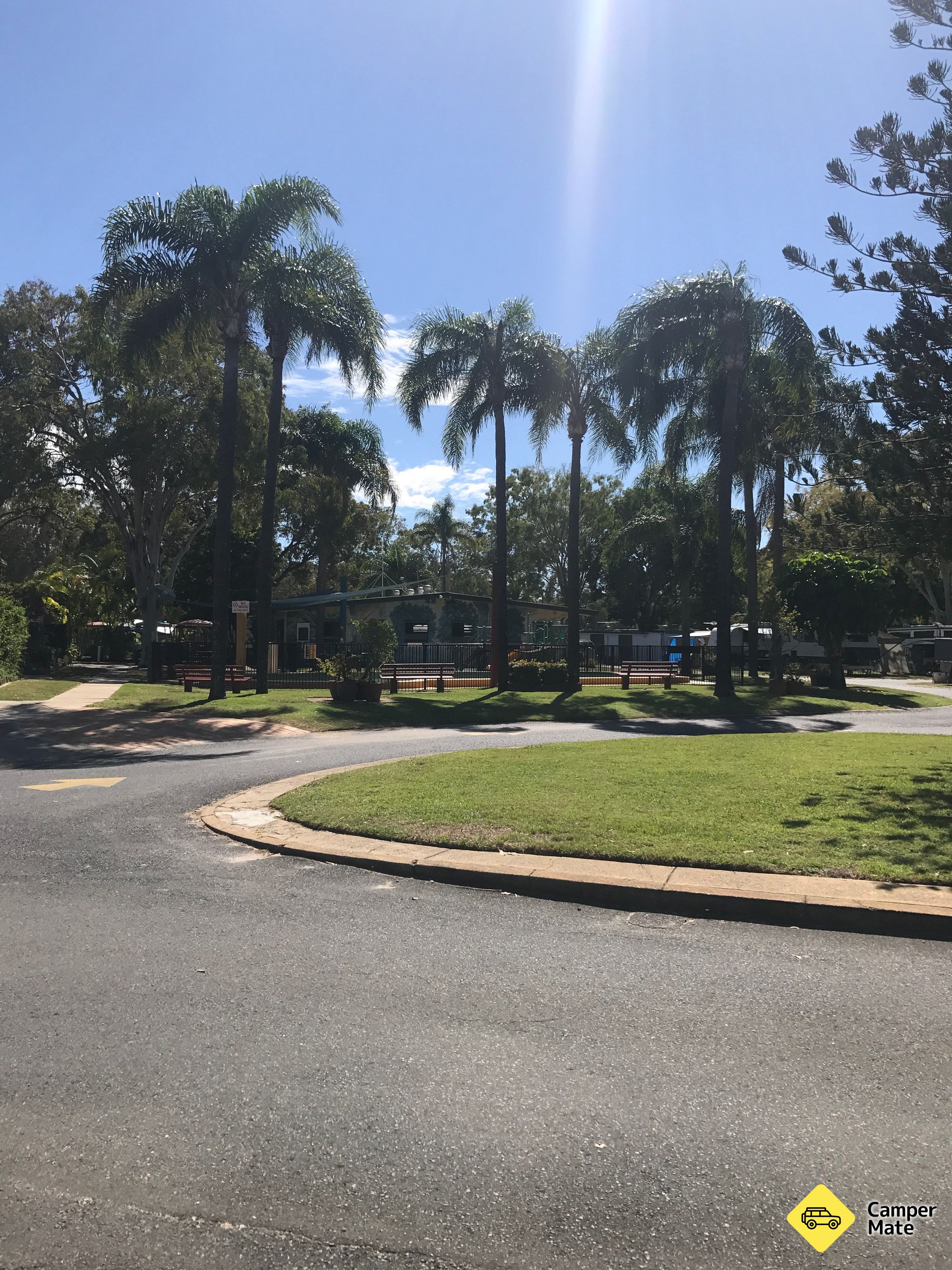 Bribie Island Caravan Park 근처 오락거리