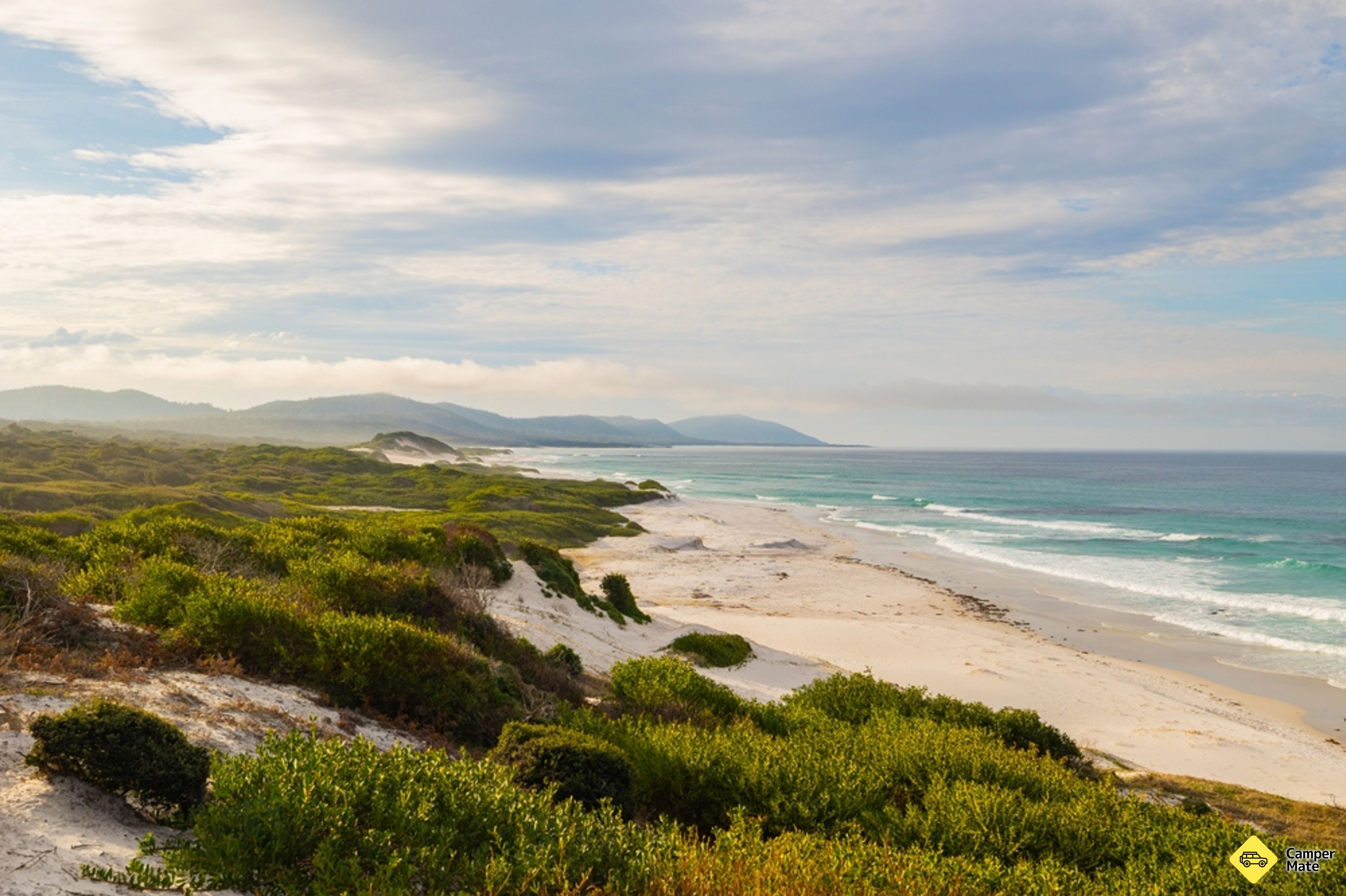 Pantai Friendly dengan pemandangan yang indah