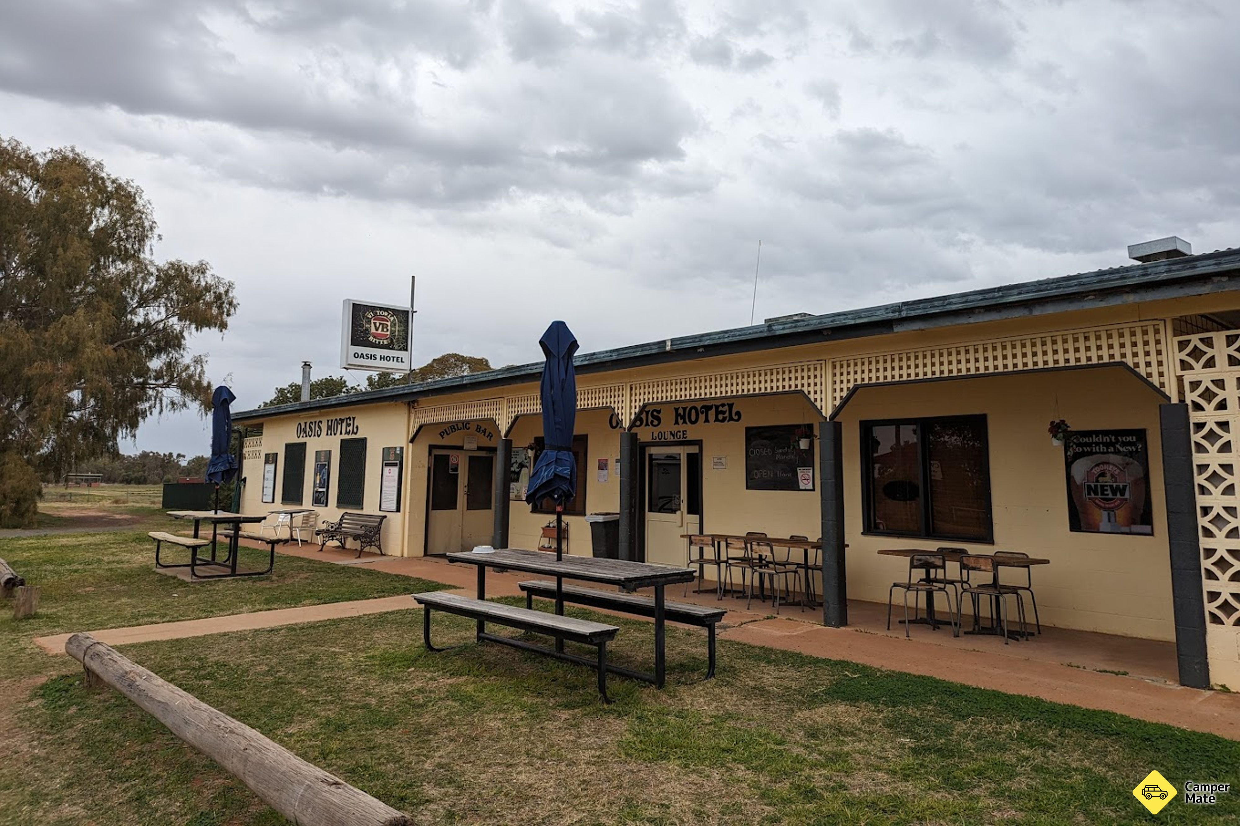 OASIS HOTEL ENNGONIA