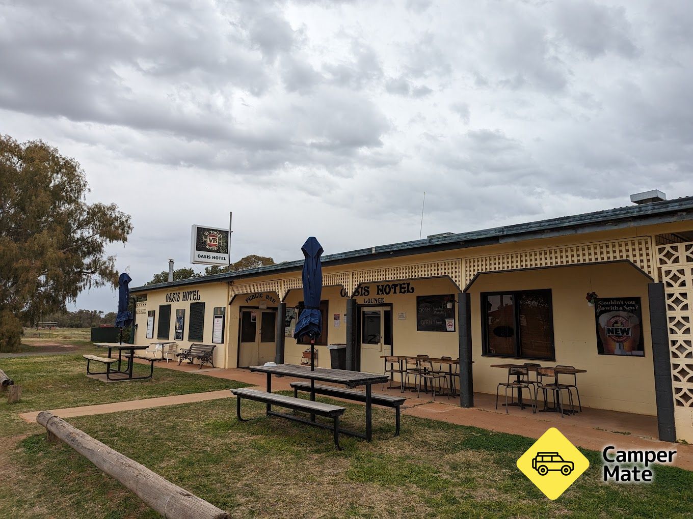 OASIS HOTEL ENNGONIA