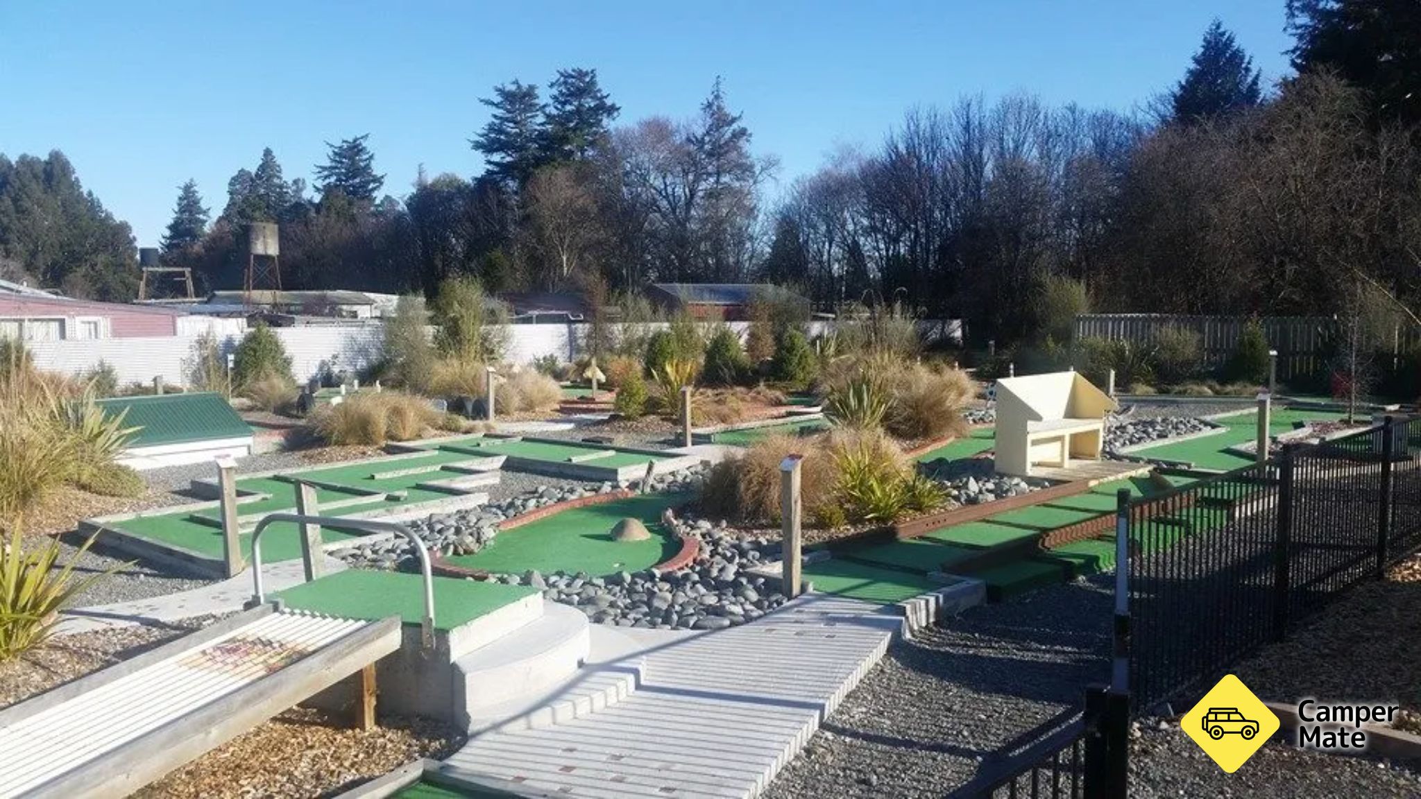 Кафе Mes Amis и Orari Mini Golf - Image 2