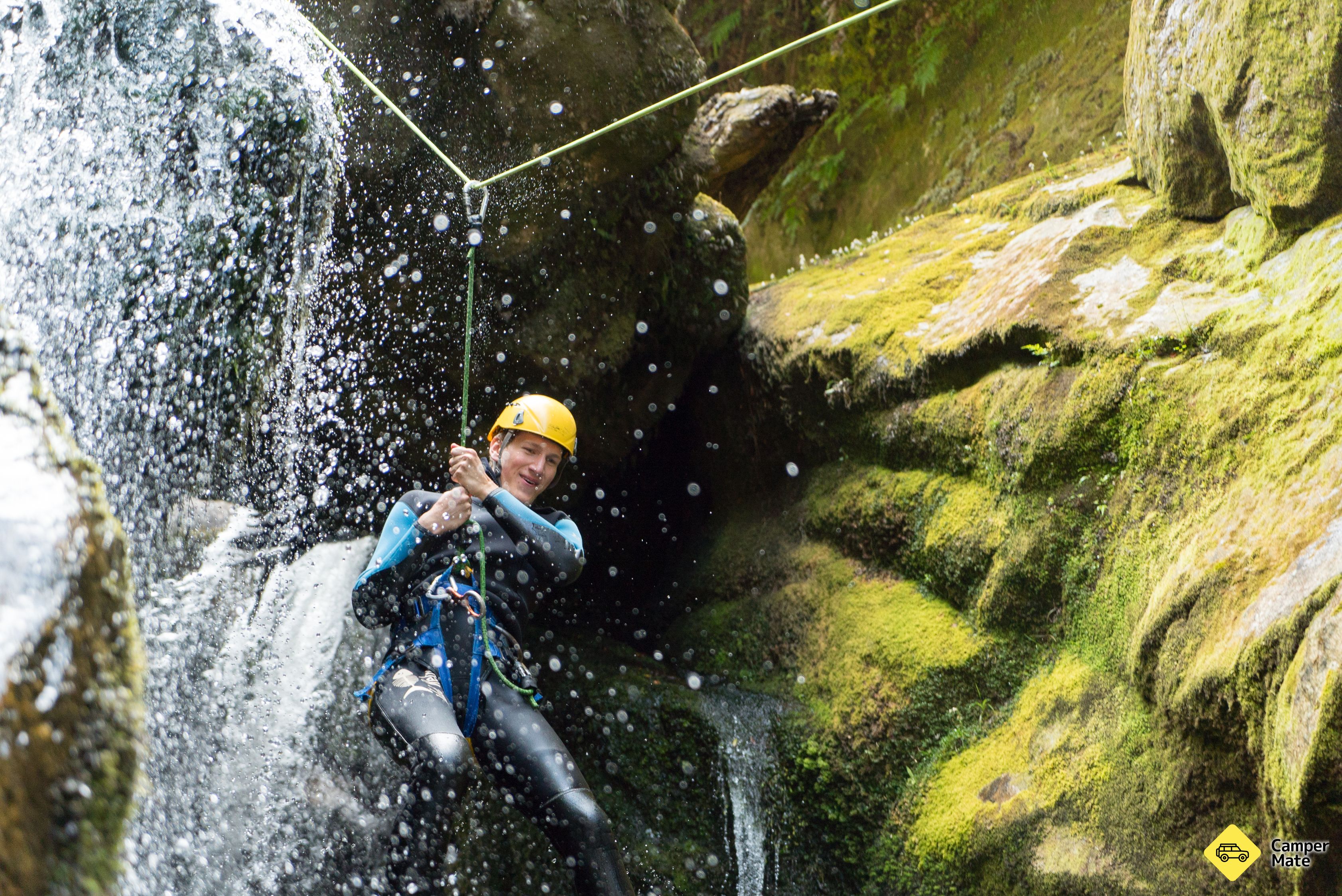 Abel Tasman Canyons קניונים
