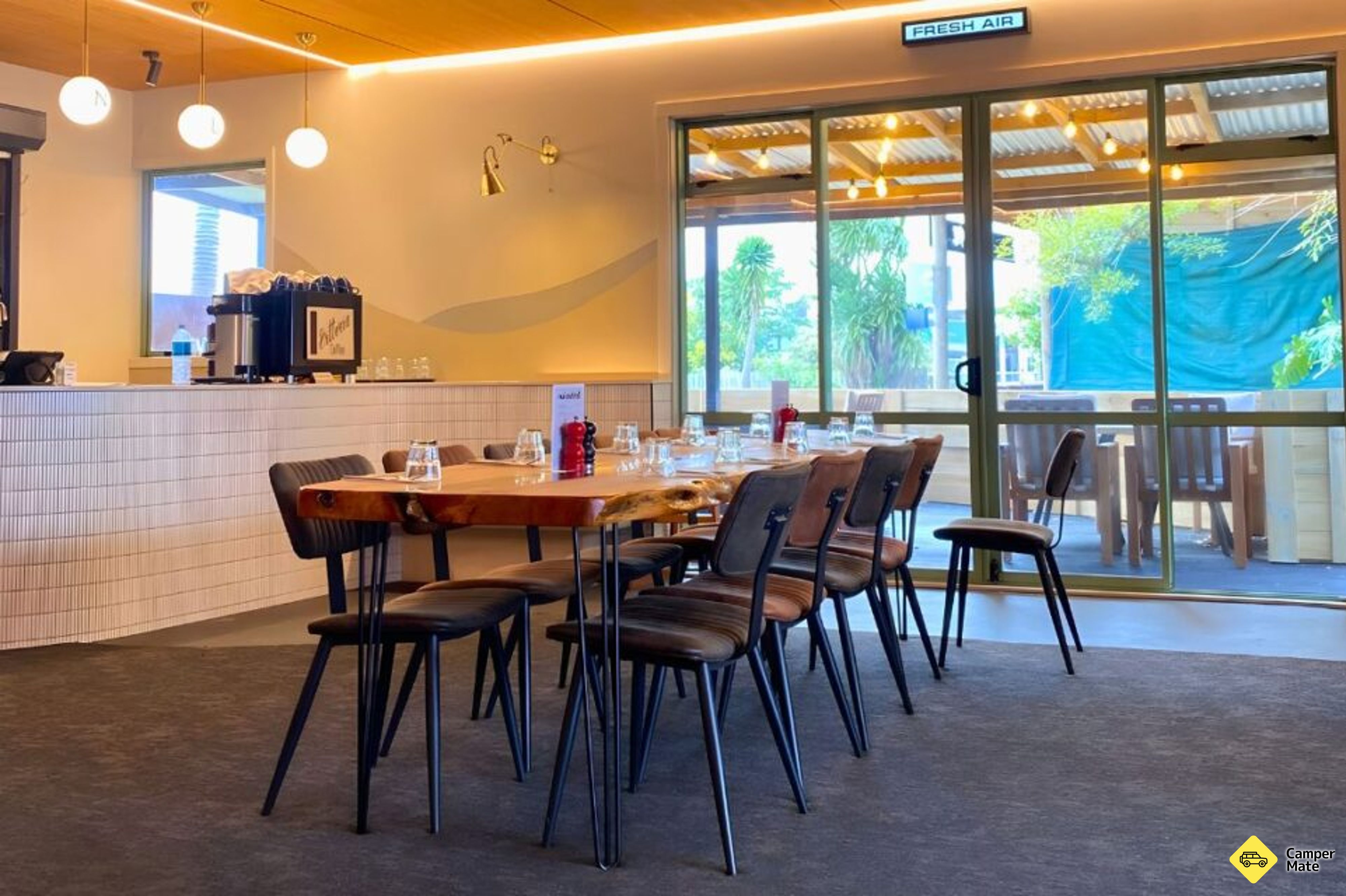 Nouveau bistro - Image 3