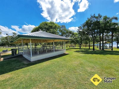Lake Dyer Camping & Caravan Grounds