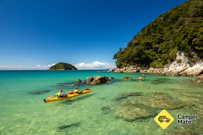 Kayak & Walk met Abel Tasman Kayaks