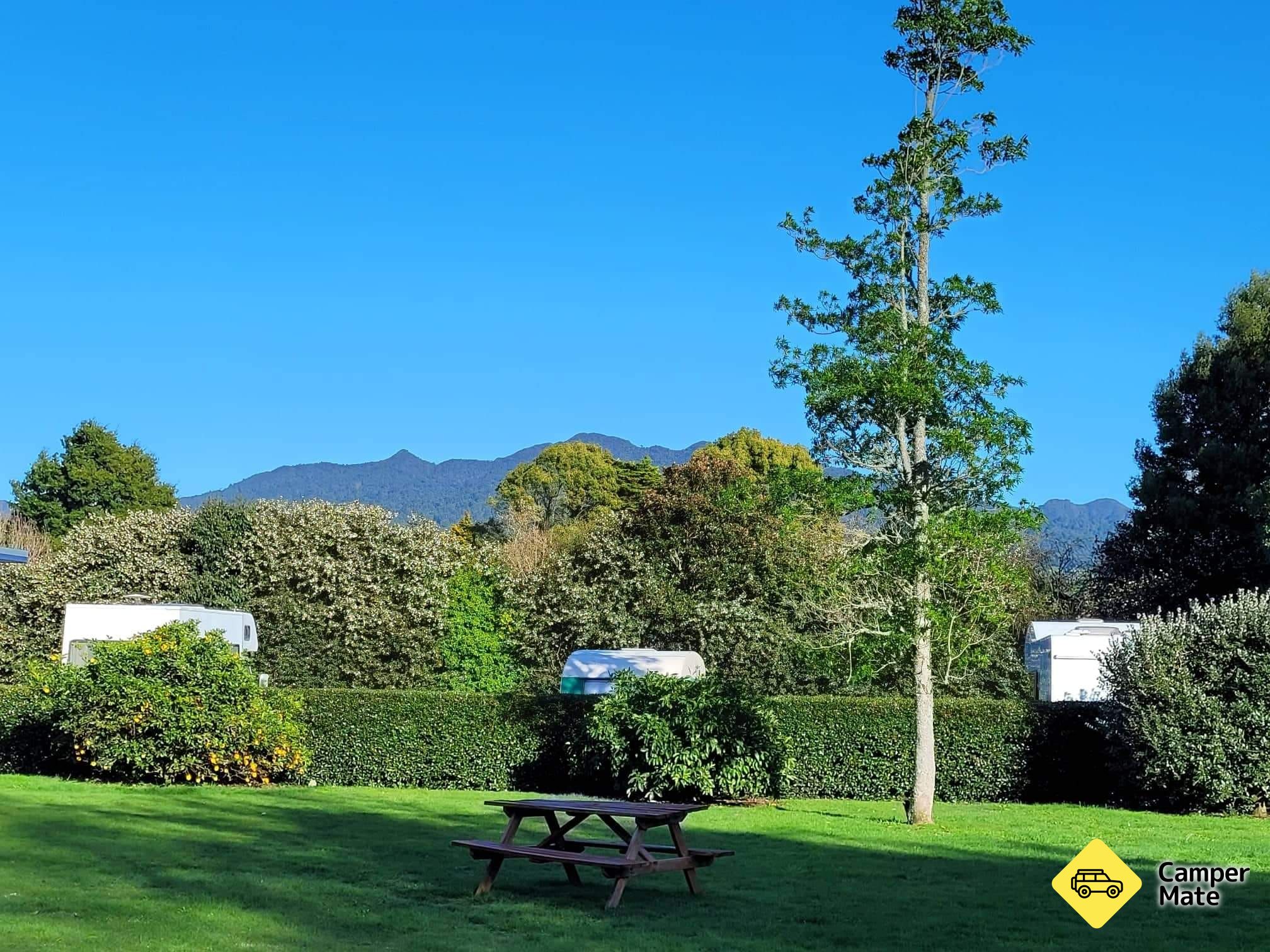 Mountain Folk Cafe & Retreat 