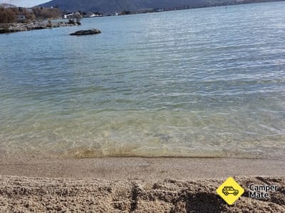 Παραλία με ζεστό νερό