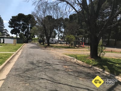 Finley Lakeside Caravan Park