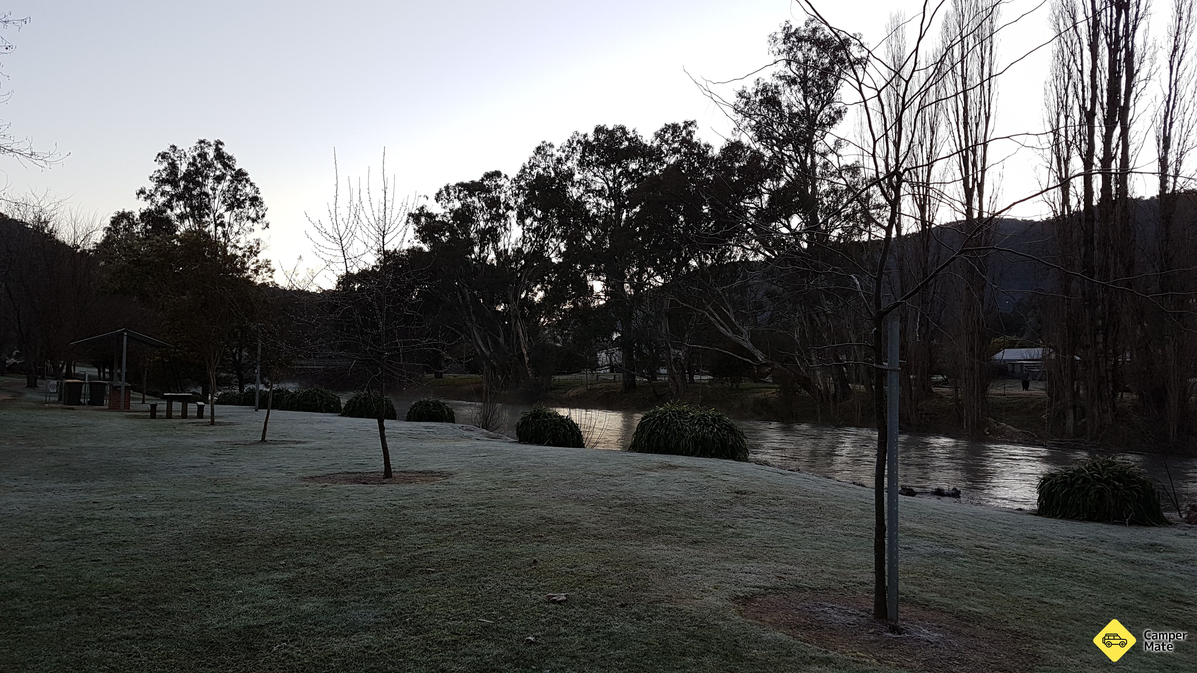 Отель Mitta Caravan Park