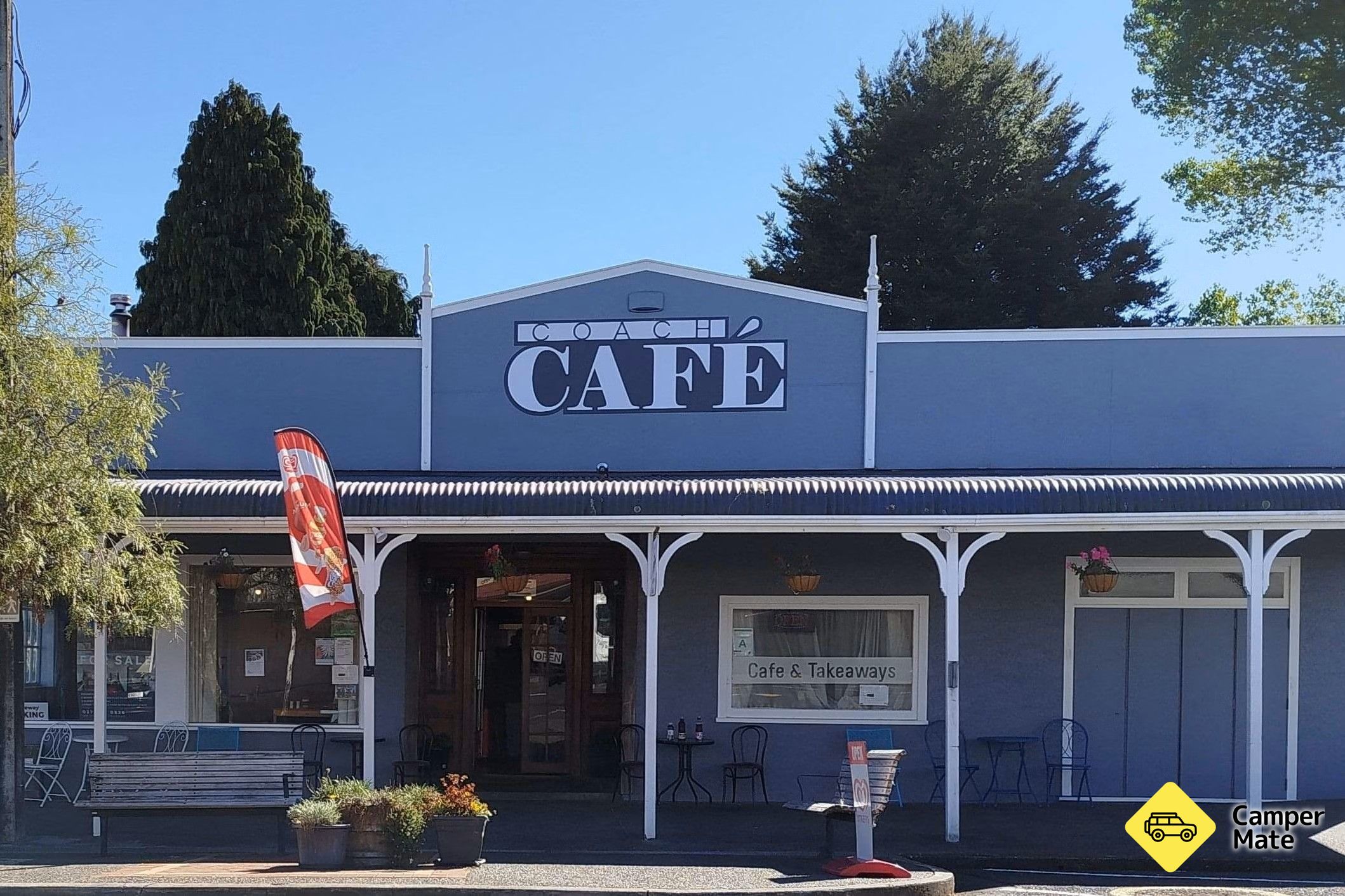 Coach Cafe and Takeaways