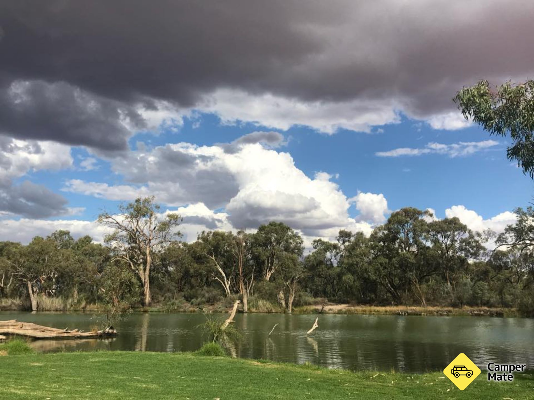 Wanderer's Crossing River Retreat - Image 2