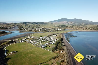 مطعم Raglan Holiday Park Papahua