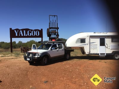 Yalgoo Caravan สวน