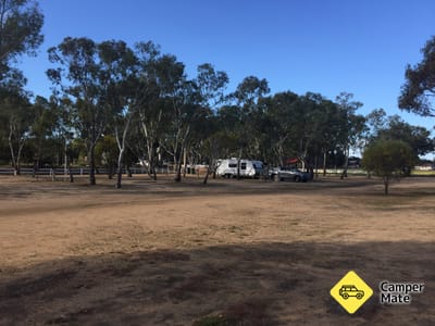 Lake Yealering Caravan Park(レイク・イエリング・カラヴァン・パーク)