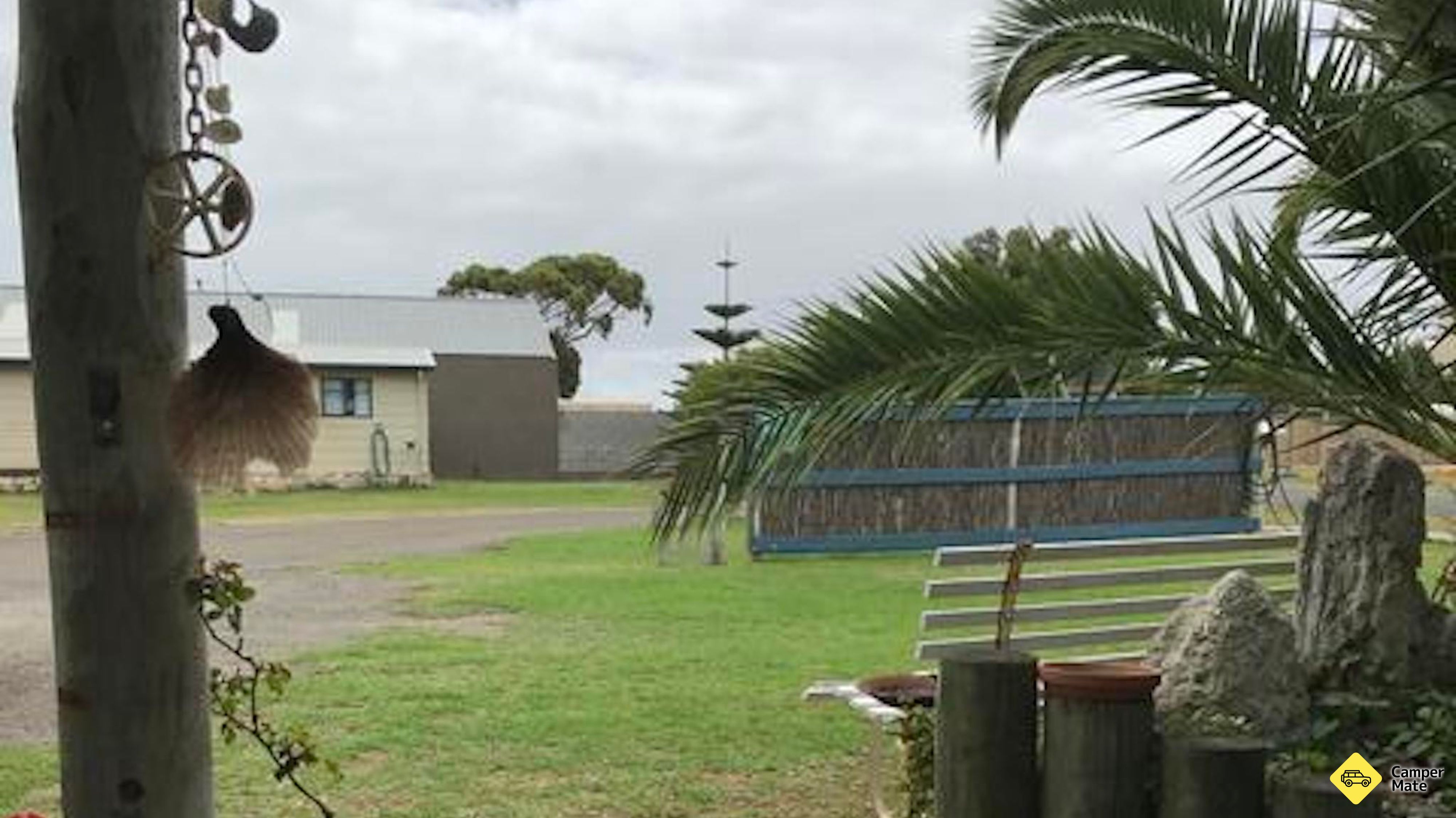 Отель Southend Sands Caravan Park