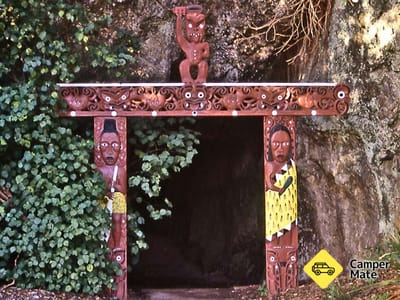 Muriwai Cave