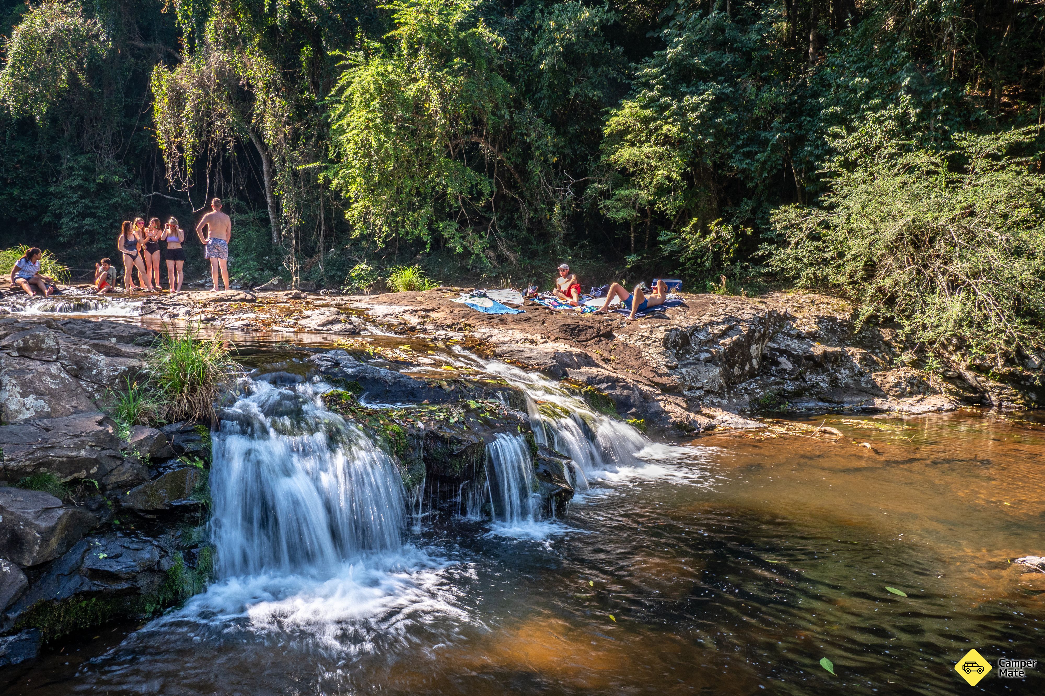 Sân vườn Falls