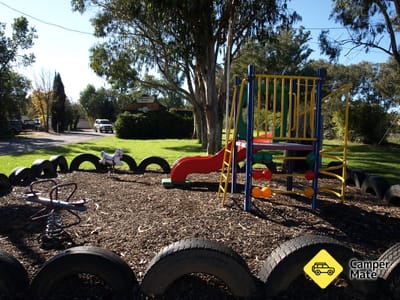 《Cowra Holiday Park》