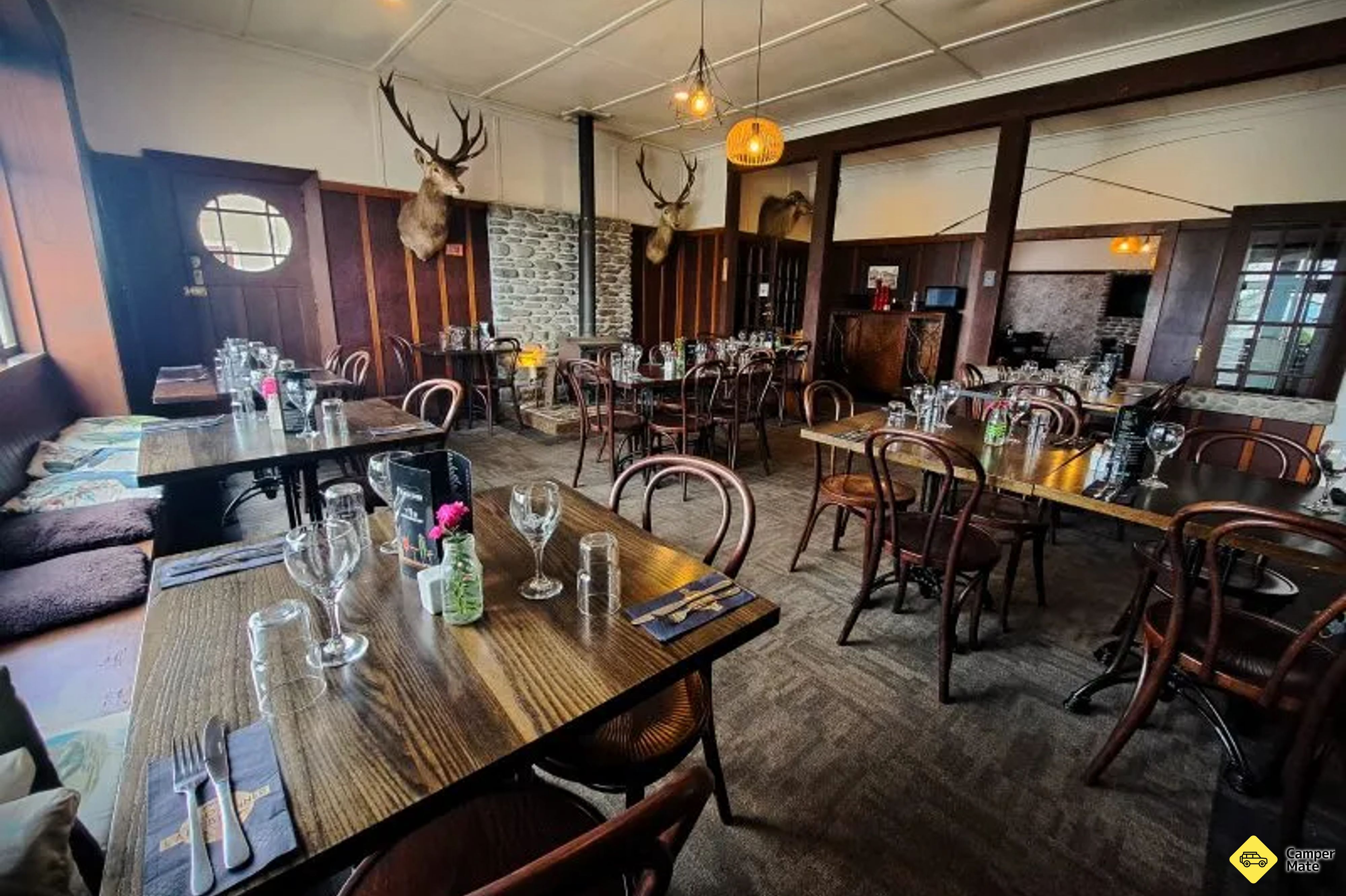 Restauracje w pobliżu Kingfisher Restaurant and Bar - Image 3
