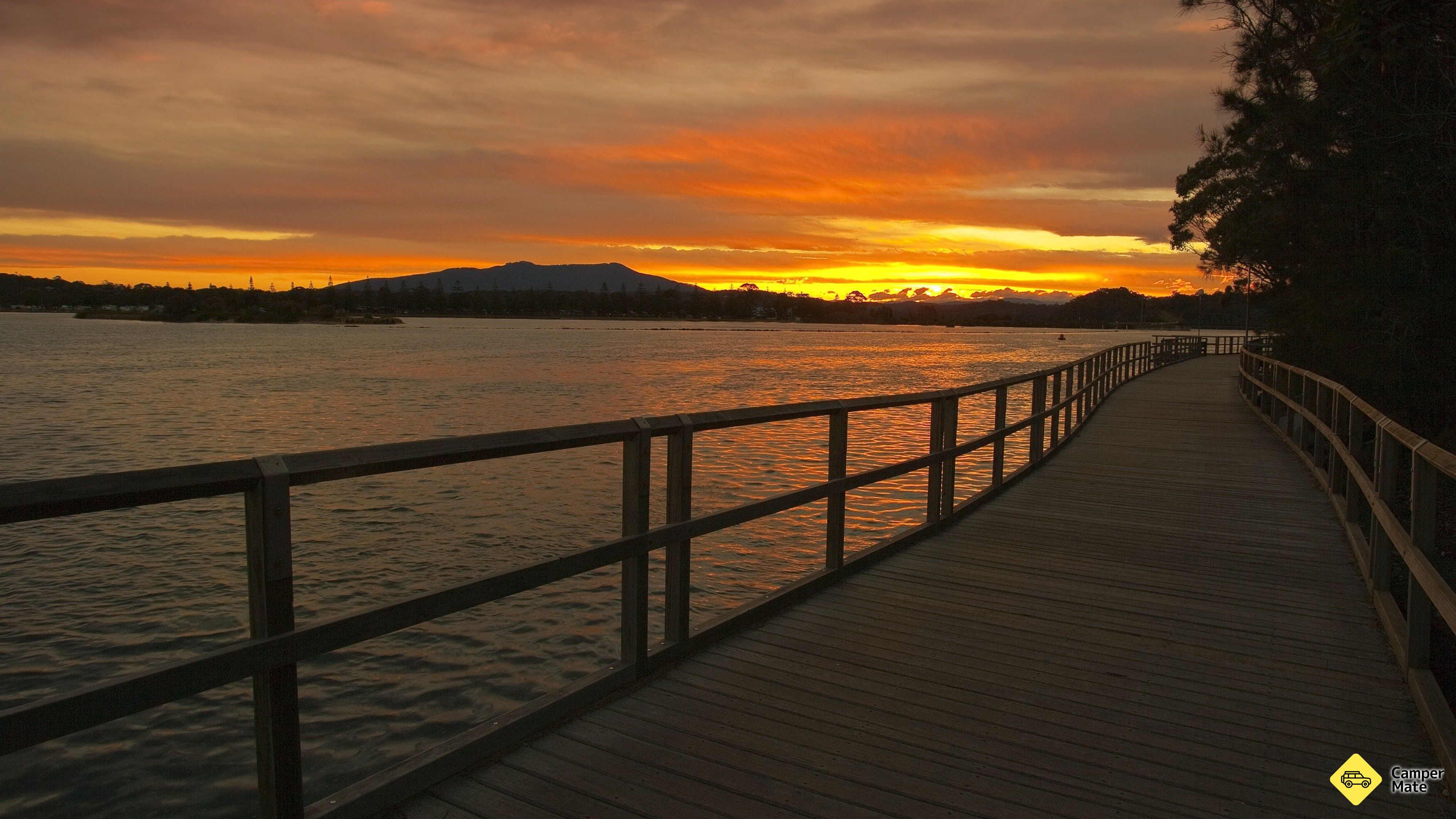 Mill Bay Boardwalk नारोमा
